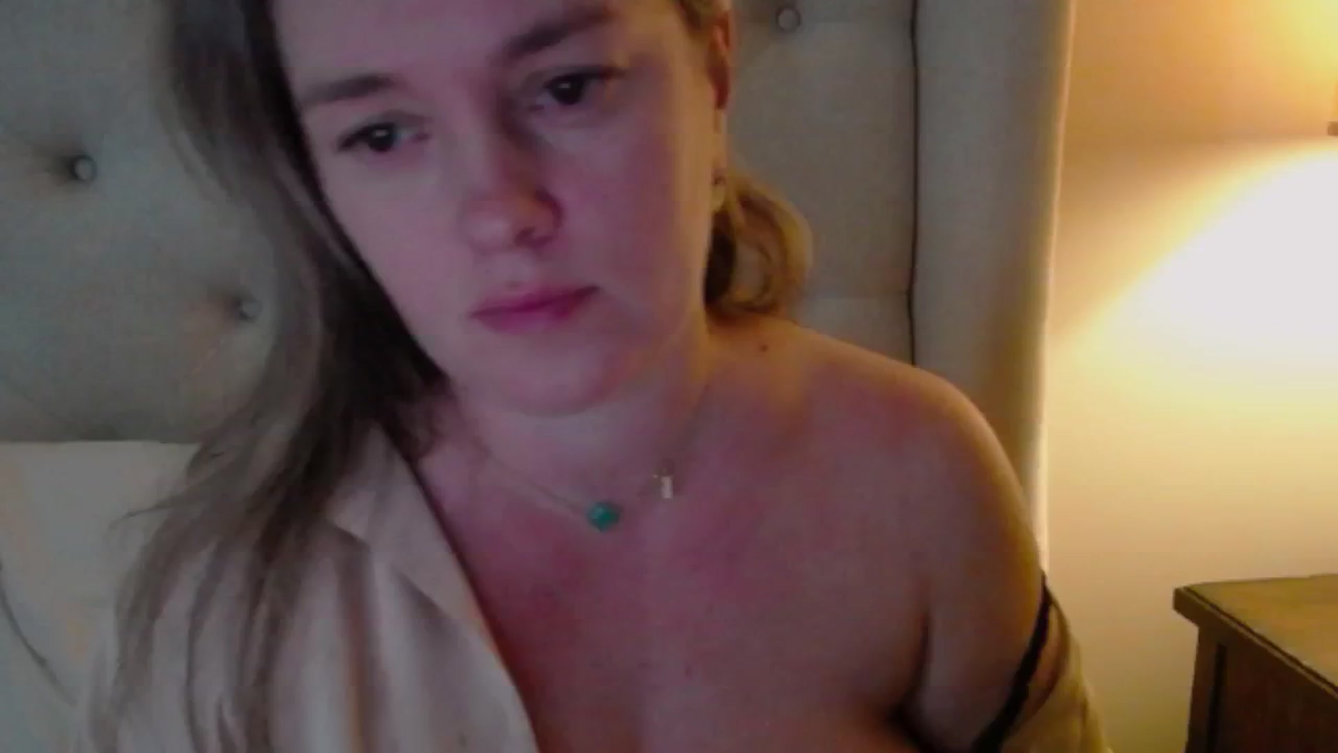 Gallery image thumbnail from J0llye's myfreecams stream on, 11/30/2024, 21:32 image 14 of 20