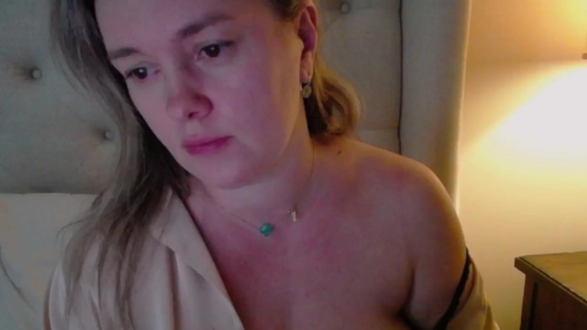 Gallery image thumbnail from J0llye's myfreecams stream on, 11/30/2024, 21:32 image 9 of 20