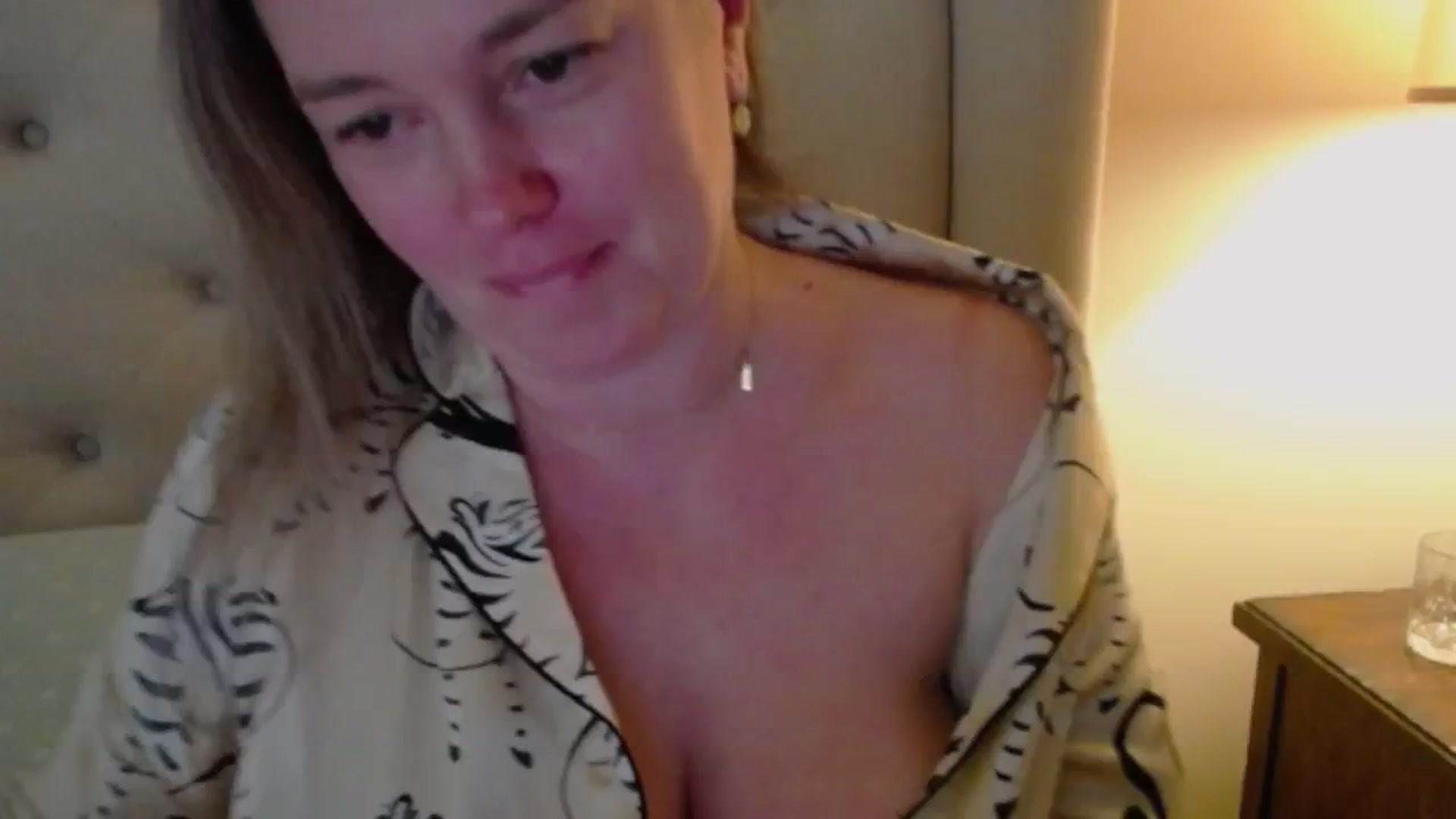 Gallery image thumbnail from J0llye's myfreecams stream on, 12/04/2024, 20:36 image 12 of 20