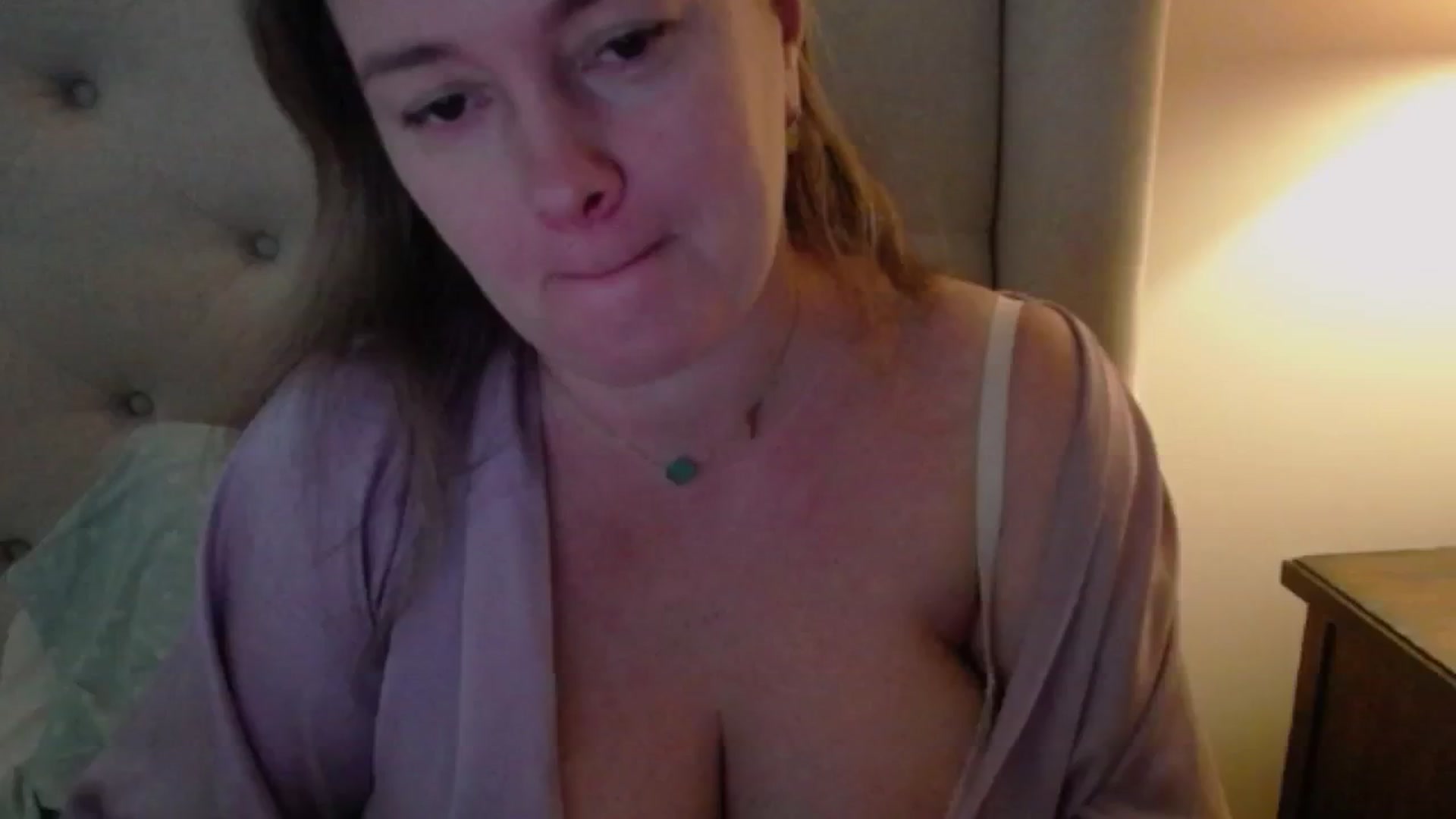 Gallery image thumbnail from J0llye's myfreecams stream on, 12/06/2024, 17:22 image 12 of 20