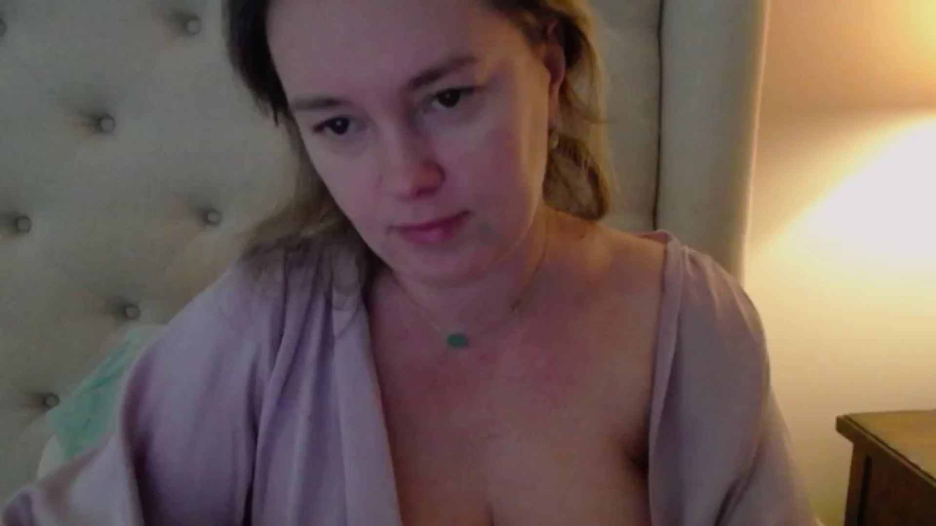 Gallery image thumbnail from J0llye's myfreecams stream on, 12/06/2024, 17:22 image 1 of 20