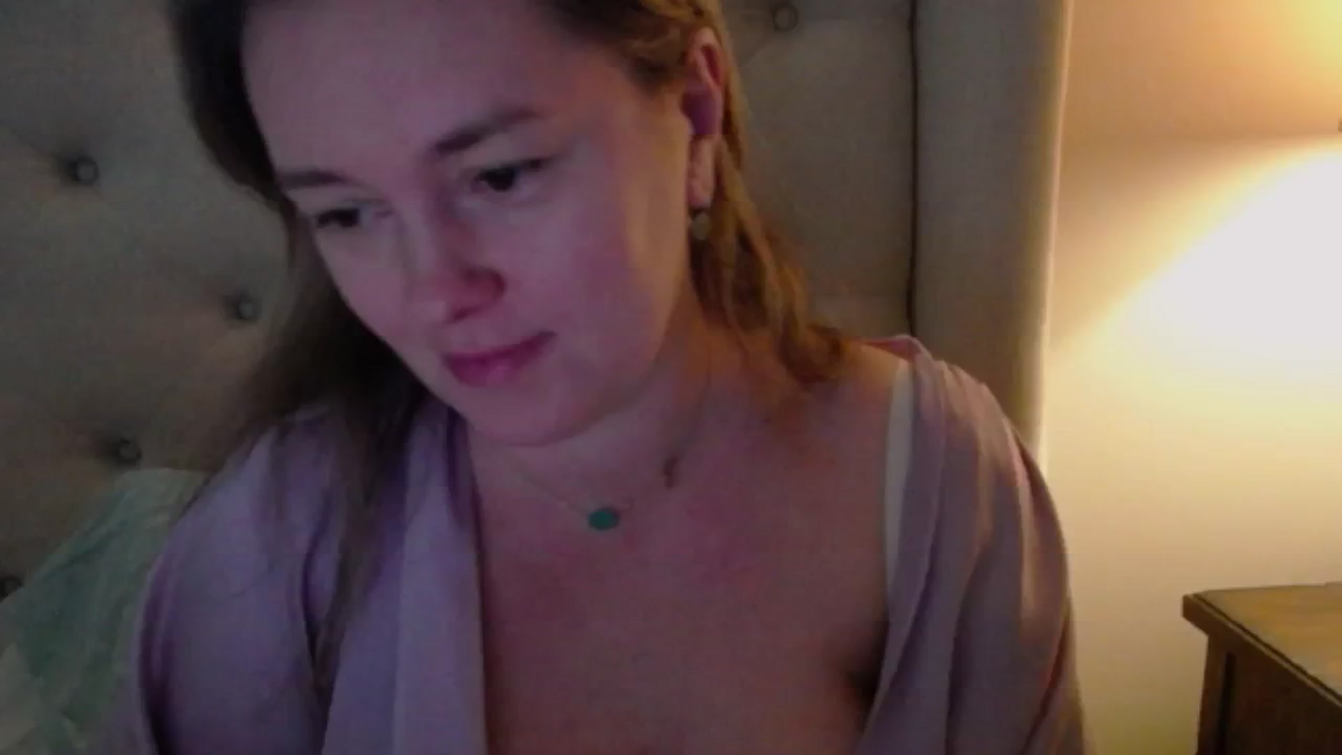 Gallery image thumbnail from J0llye's myfreecams stream on, 12/06/2024, 17:22 image 15 of 20
