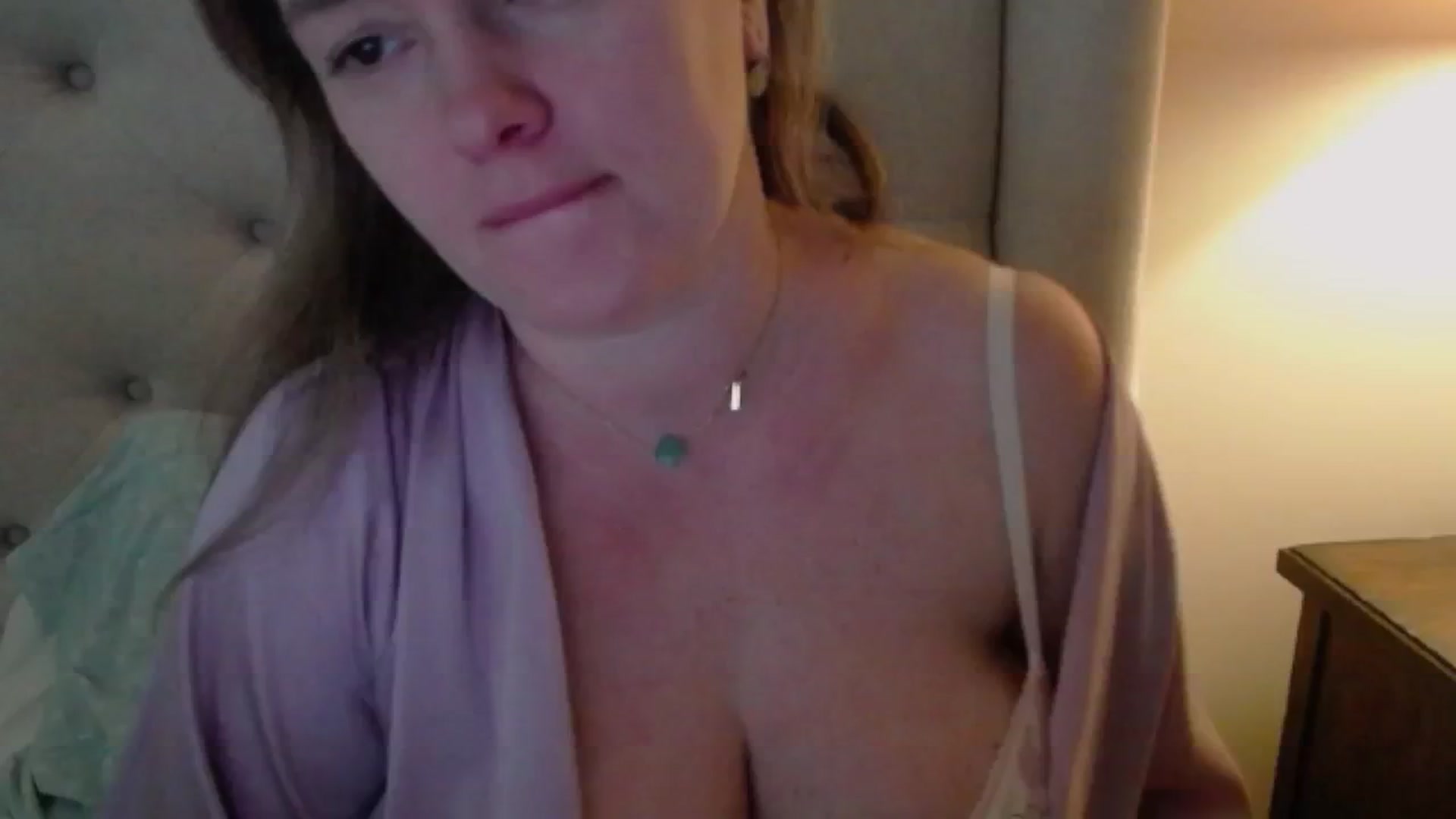 Gallery image thumbnail from J0llye's myfreecams stream on, 12/06/2024, 17:22 image 8 of 20