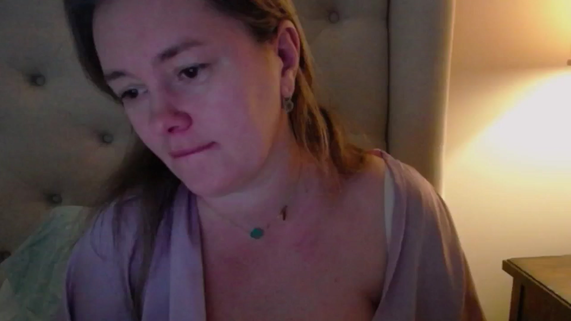 Gallery image thumbnail from J0llye's myfreecams stream on, 12/06/2024, 17:22 image 17 of 20
