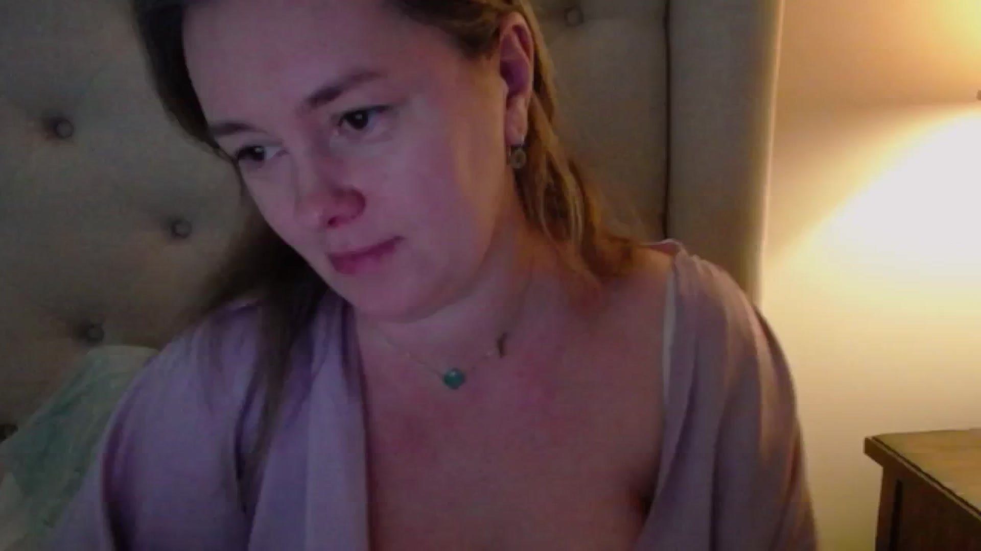 Gallery image thumbnail from J0llye's myfreecams stream on, 12/06/2024, 17:22 image 16 of 20