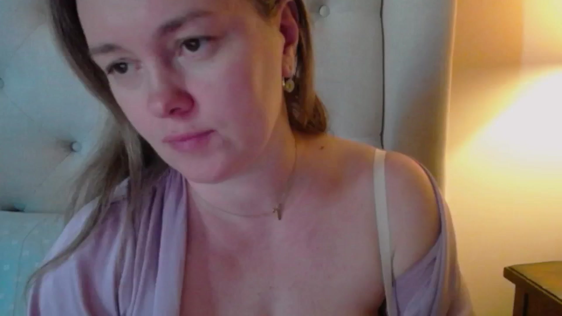 Gallery image thumbnail from J0llye's myfreecams stream on, 12/06/2024, 20:32 image 12 of 20