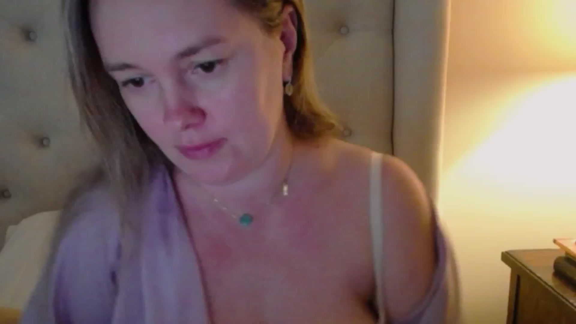 Gallery image thumbnail from J0llye's myfreecams stream on, 12/09/2024, 20:57 image 6 of 20