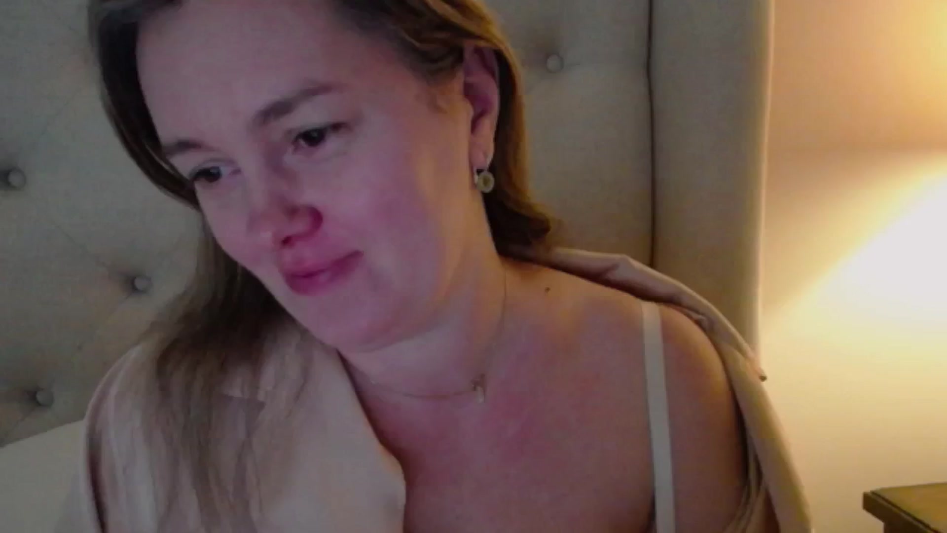 Gallery image thumbnail from J0llye's myfreecams stream on, 12/10/2024, 17:51 image 19 of 20