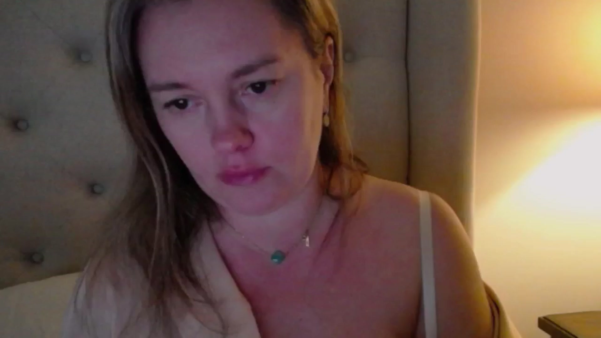 Gallery image thumbnail from J0llye's myfreecams stream on, 12/10/2024, 17:51 image 8 of 20