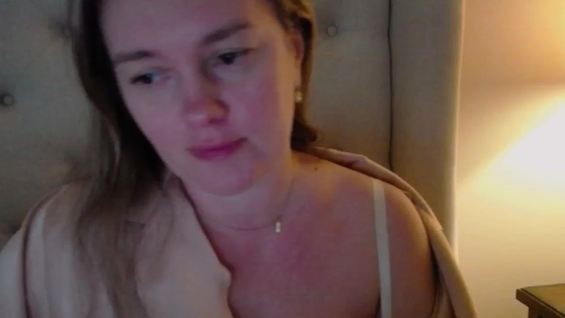 Gallery image thumbnail from J0llye's myfreecams stream on, 12/10/2024, 17:51 image 20 of 20