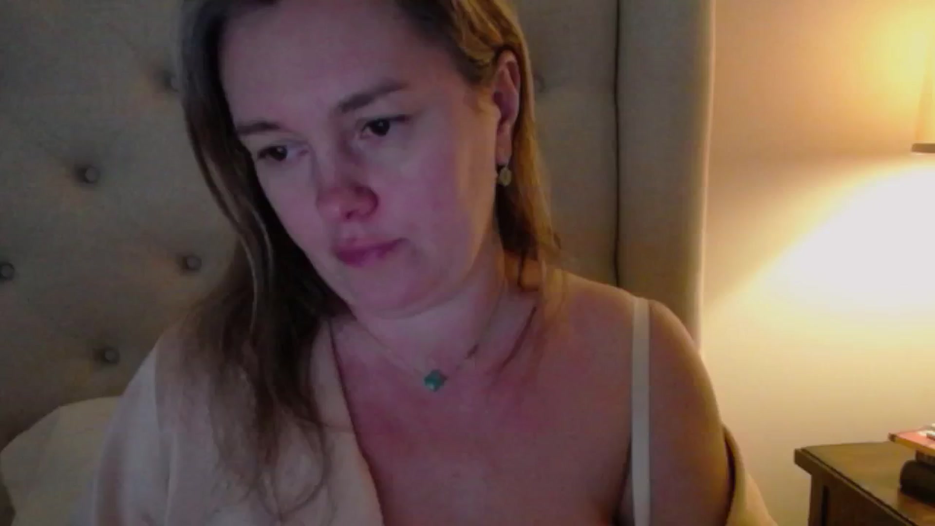 Gallery image thumbnail from J0llye's myfreecams stream on, 12/10/2024, 17:51 image 7 of 20