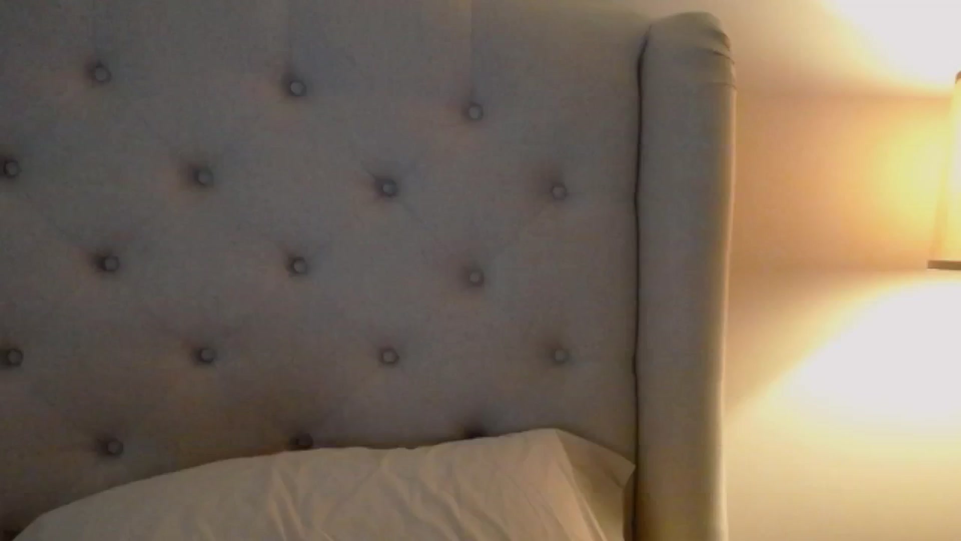 Gallery image thumbnail from J0llye's myfreecams stream on, 12/10/2024, 17:51 image 11 of 20