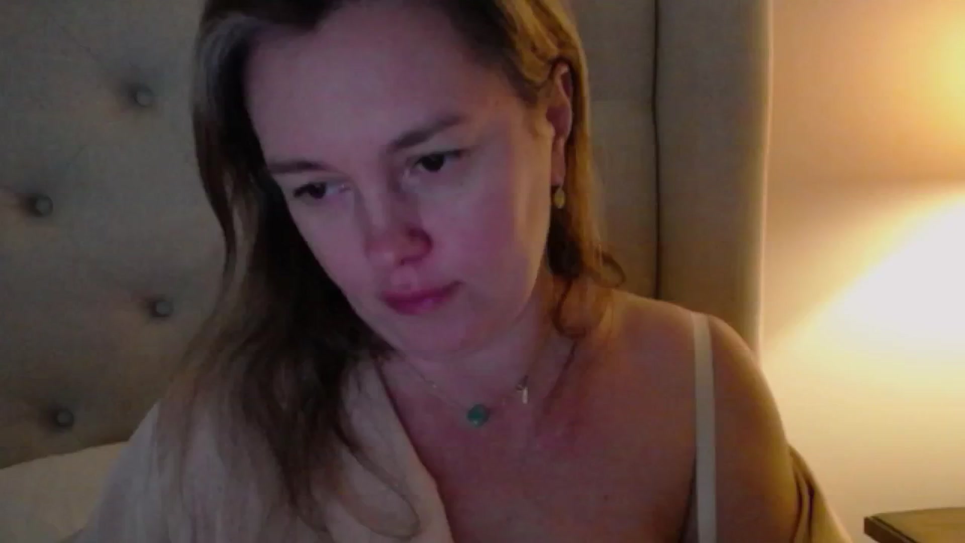 Gallery image thumbnail from J0llye's myfreecams stream on, 12/10/2024, 17:51 image 10 of 20