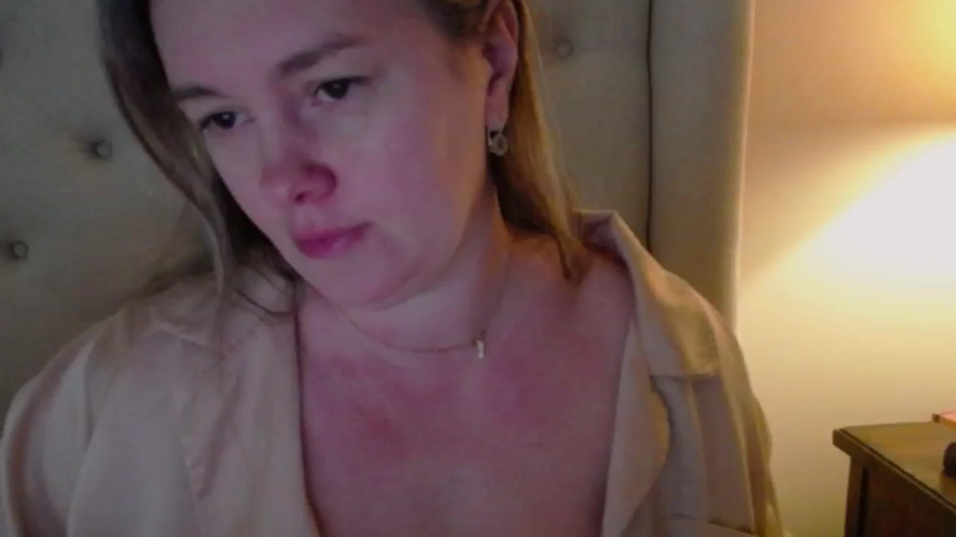 Gallery image thumbnail from J0llye's myfreecams stream on, 12/10/2024, 17:51 image 3 of 20