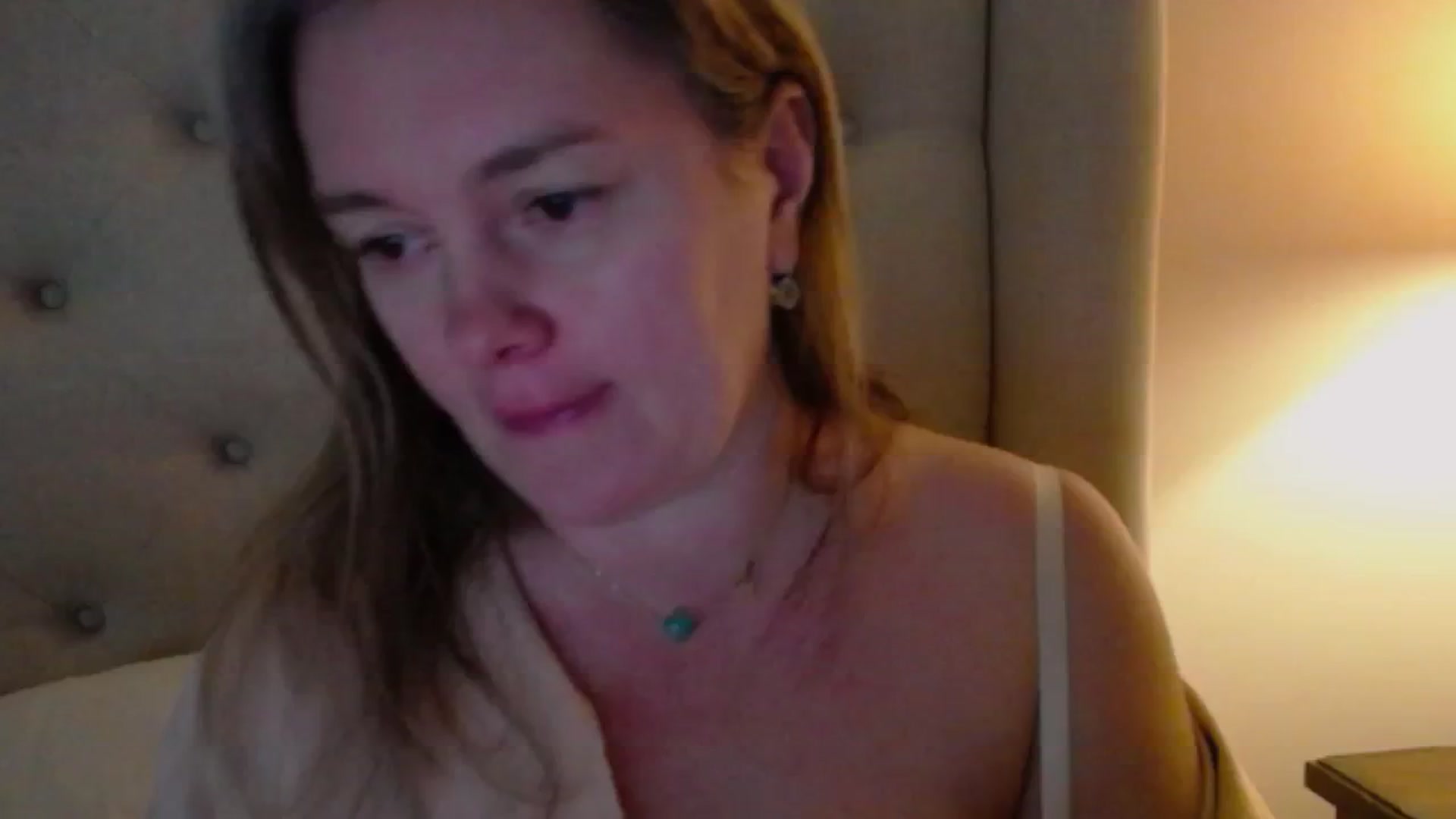 Gallery image thumbnail from J0llye's myfreecams stream on, 12/10/2024, 17:51 image 9 of 20