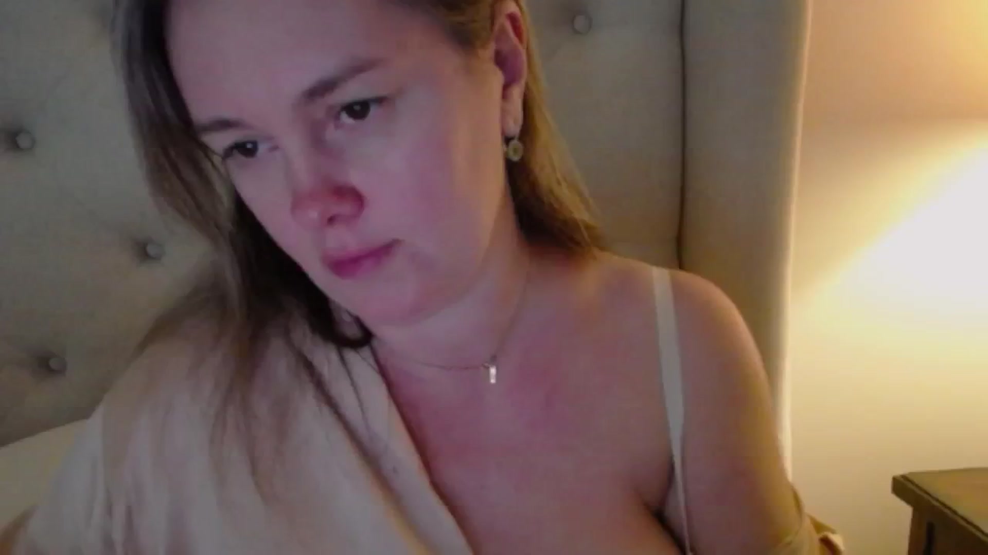 Gallery image thumbnail from J0llye's myfreecams stream on, 12/10/2024, 20:53 image 15 of 20
