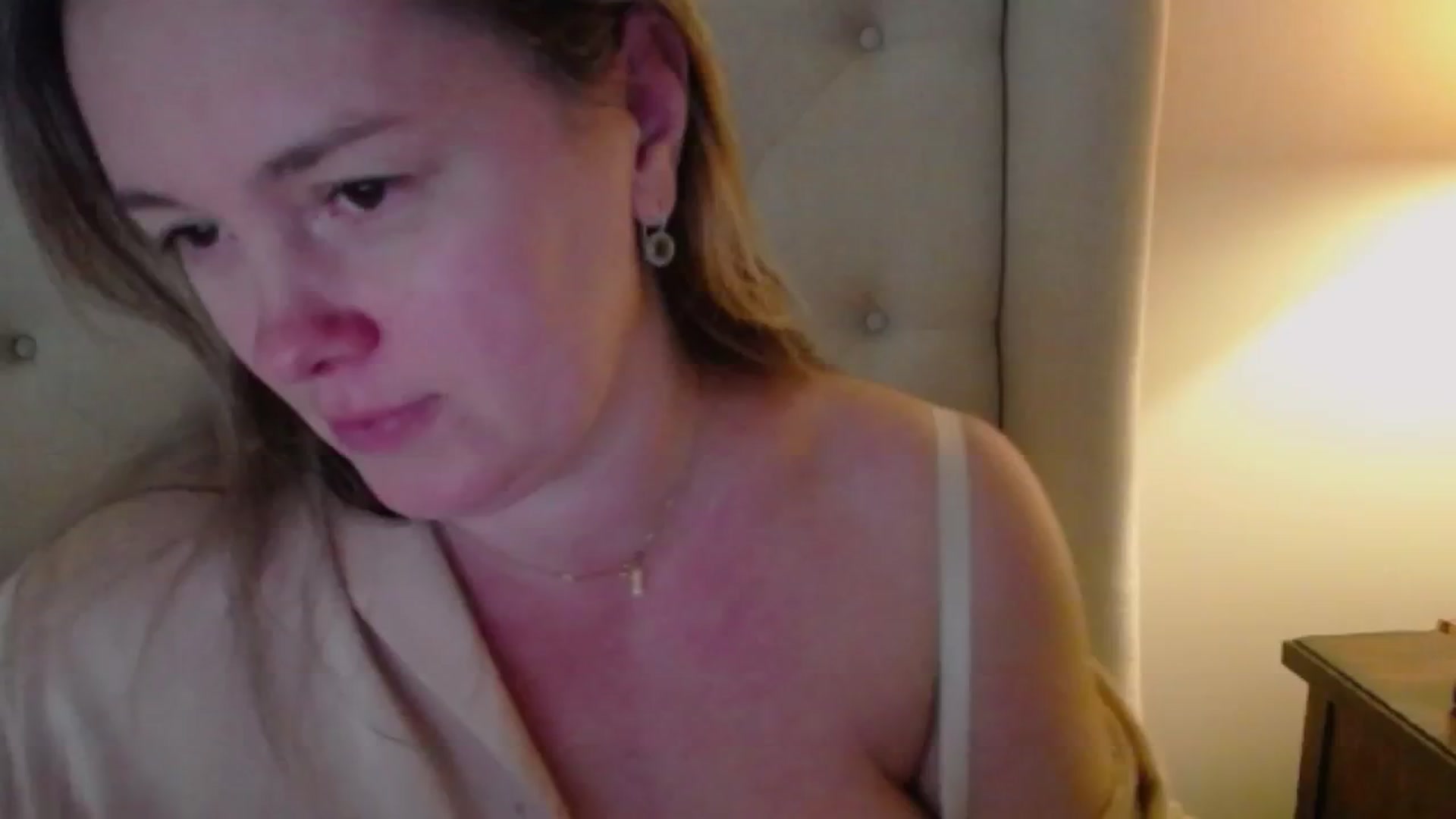 Gallery image thumbnail from J0llye's myfreecams stream on, 12/10/2024, 20:53 image 7 of 20