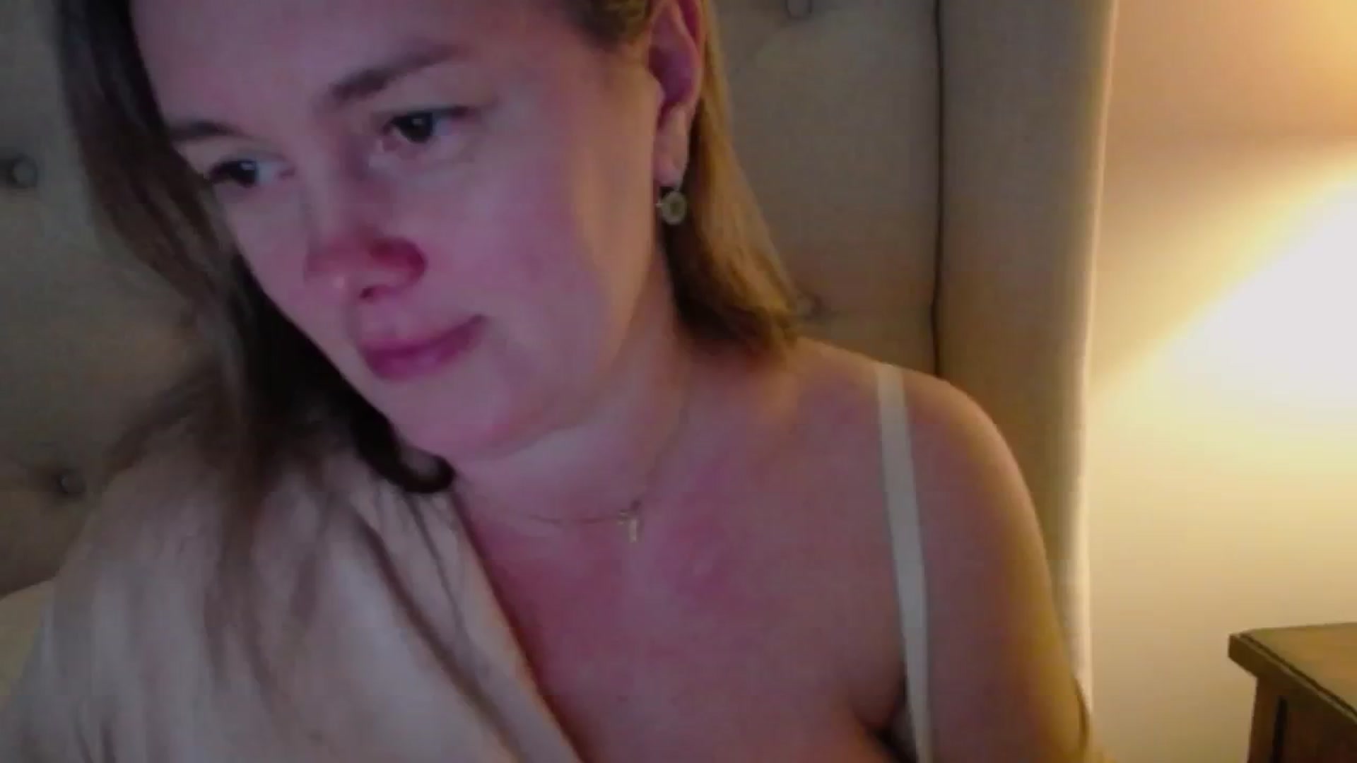 Gallery image thumbnail from J0llye's myfreecams stream on, 12/10/2024, 20:53 image 19 of 20