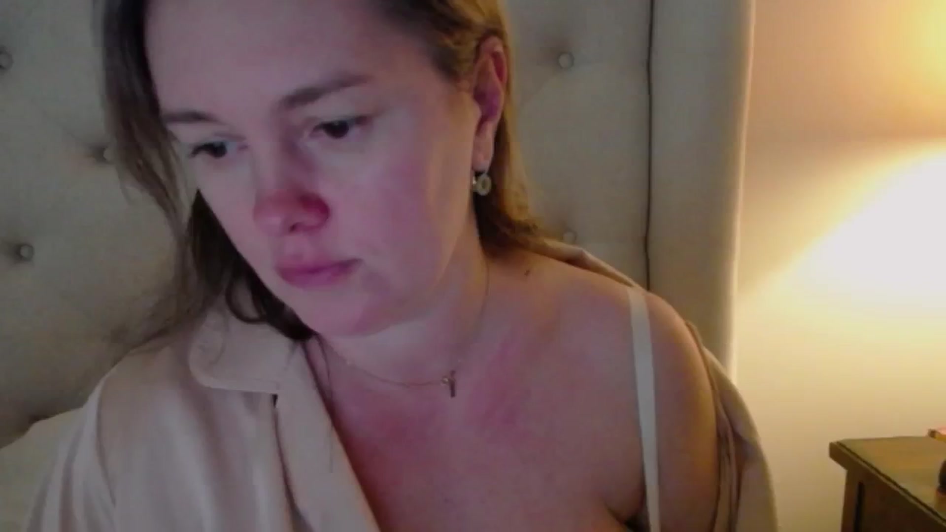Gallery image thumbnail from J0llye's myfreecams stream on, 12/10/2024, 20:53 image 2 of 20