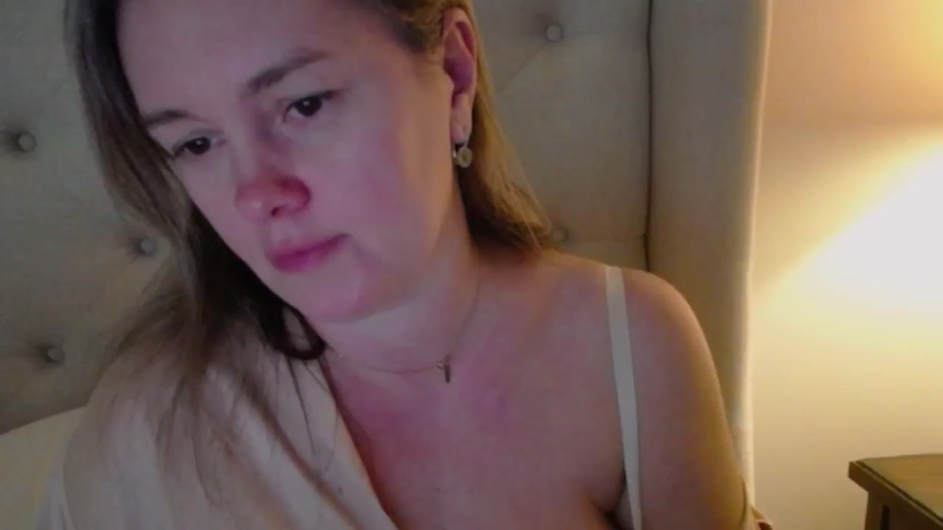Gallery image thumbnail from J0llye's myfreecams stream on, 12/10/2024, 20:53 image 16 of 20