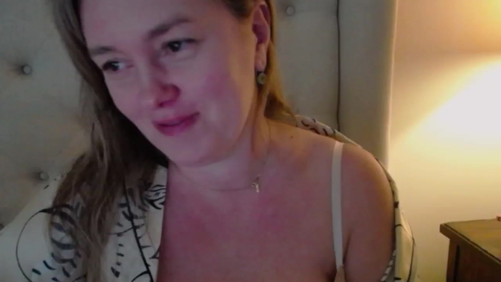 Gallery image thumbnail from J0llye's myfreecams stream on, 12/11/2024, 17:35 image 19 of 20