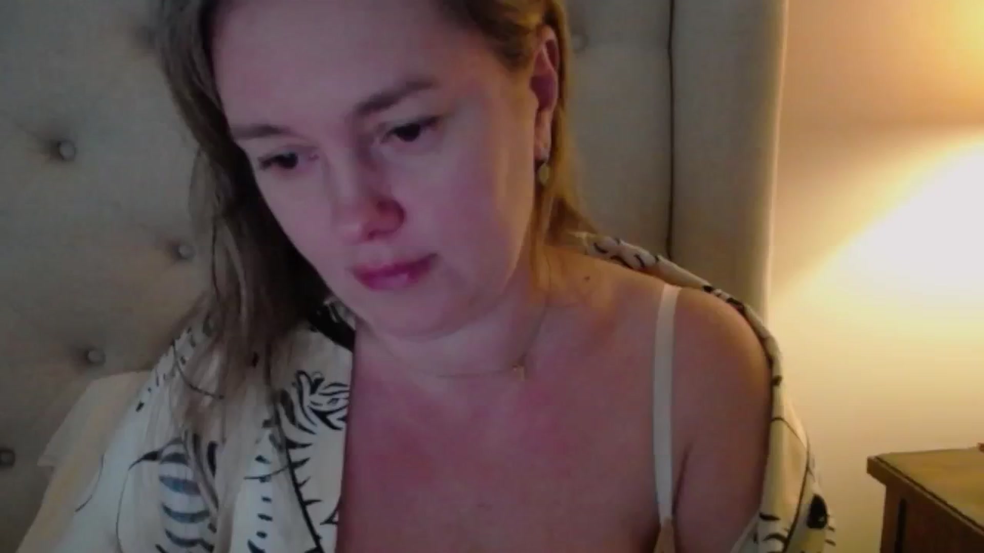 Gallery image thumbnail from J0llye's myfreecams stream on, 12/11/2024, 17:35 image 10 of 20