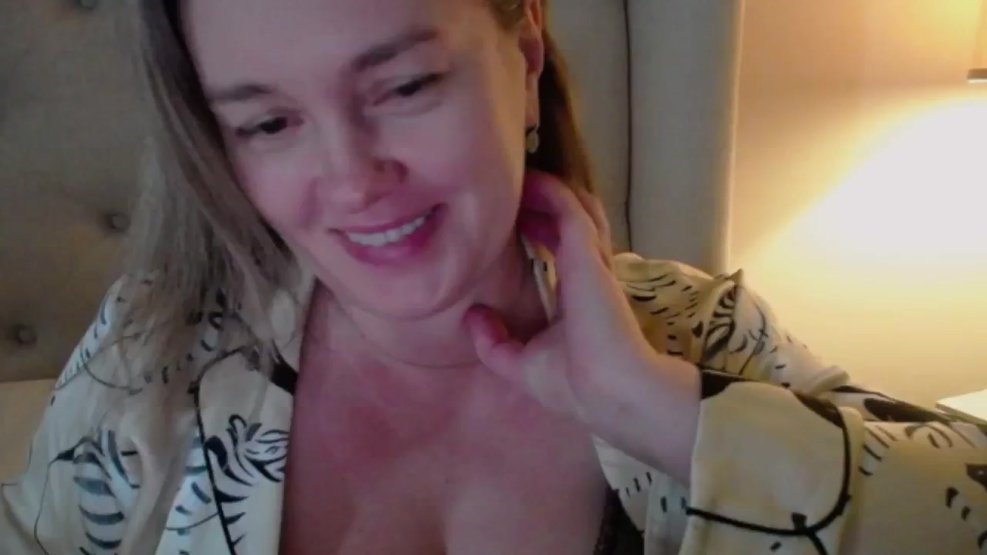 Gallery image thumbnail from J0llye's myfreecams stream on, 12/13/2024, 17:51 image 4 of 20