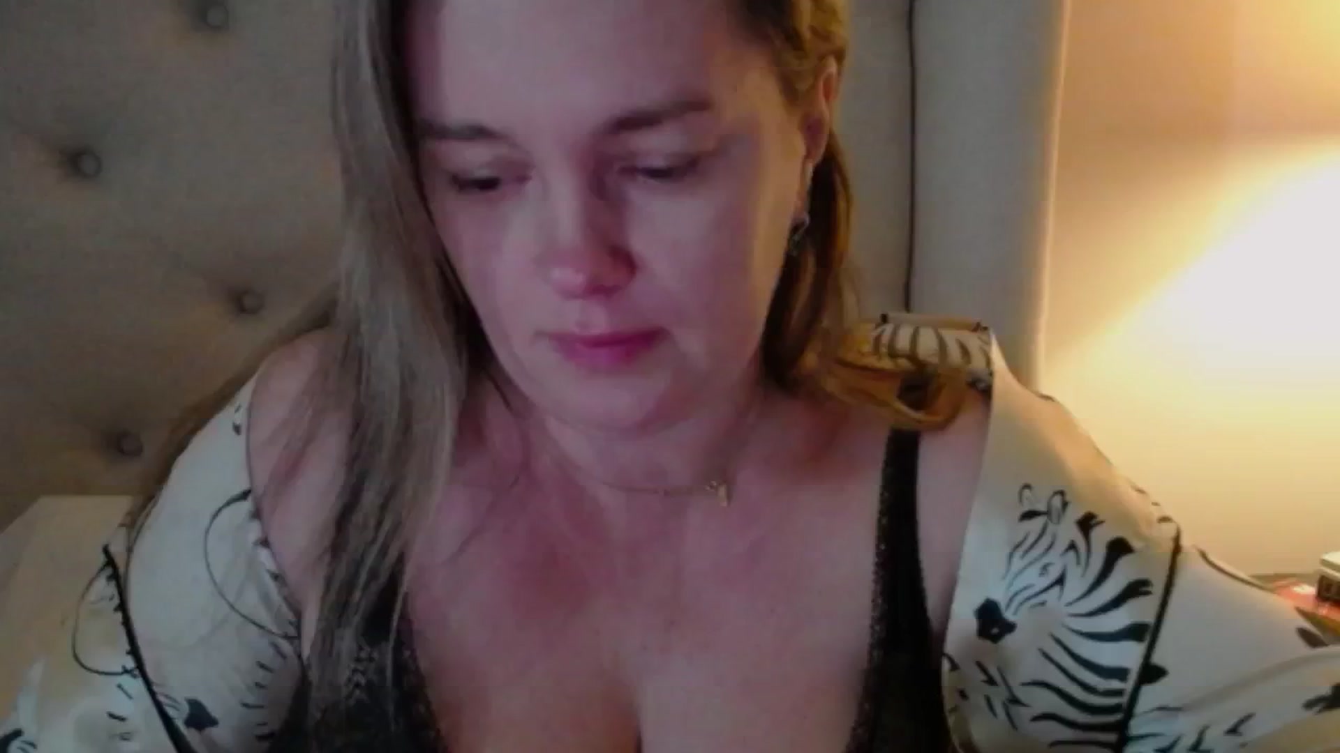 Gallery image thumbnail from J0llye's myfreecams stream on, 12/13/2024, 17:51 image 14 of 20