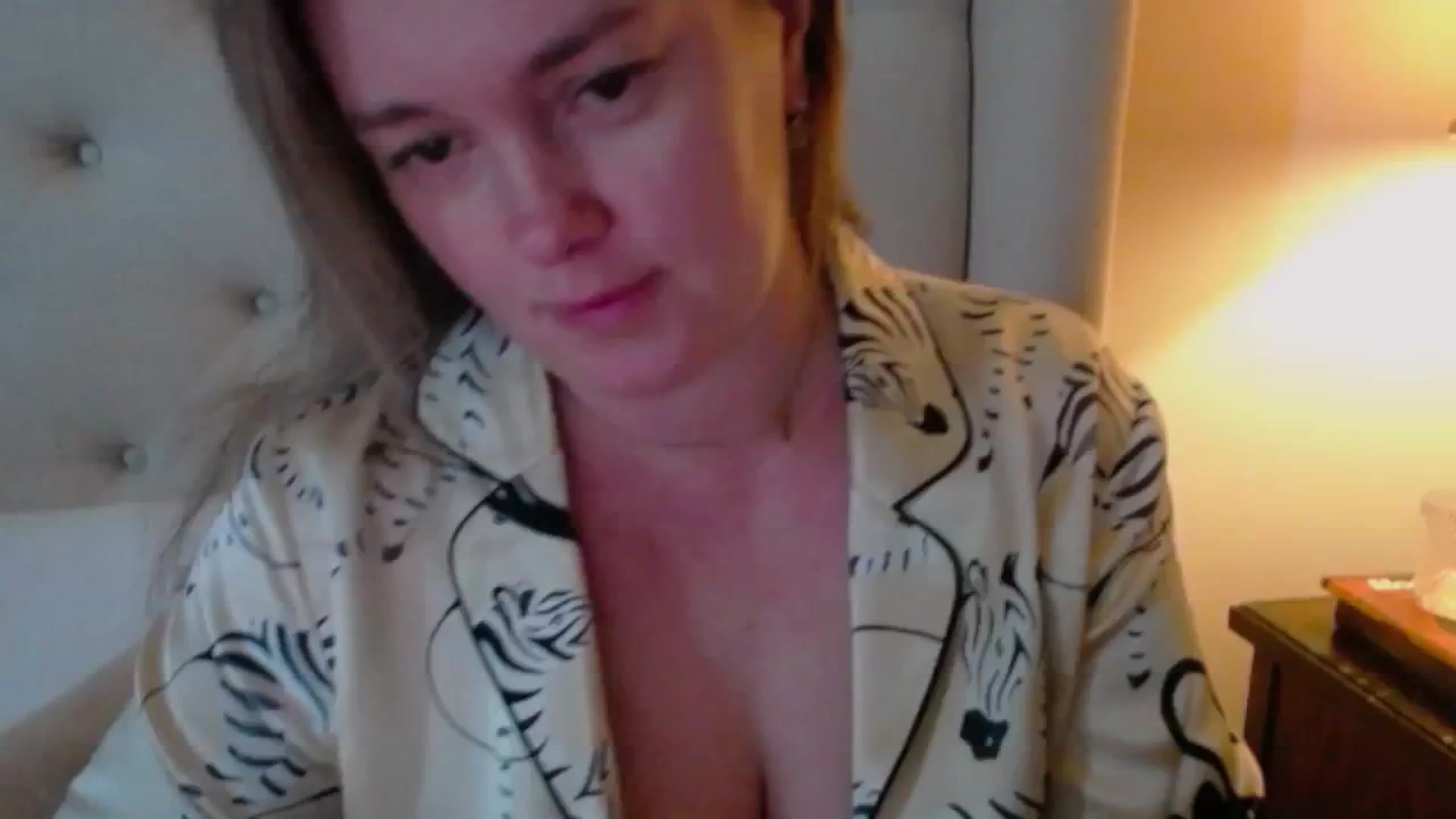 Gallery image thumbnail from J0llye's myfreecams stream on, 12/17/2024, 18:02 image 18 of 20