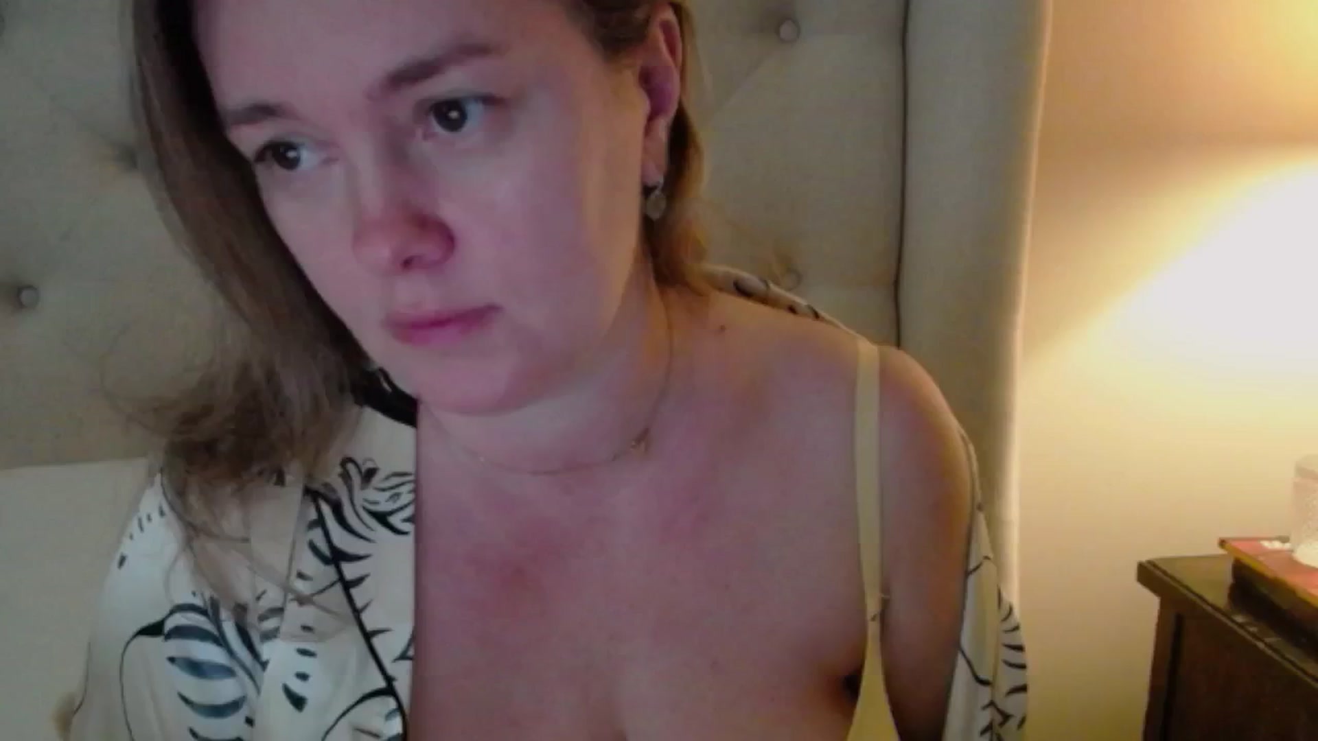 Gallery image thumbnail from J0llye's myfreecams stream on, 12/17/2024, 18:02 image 4 of 20