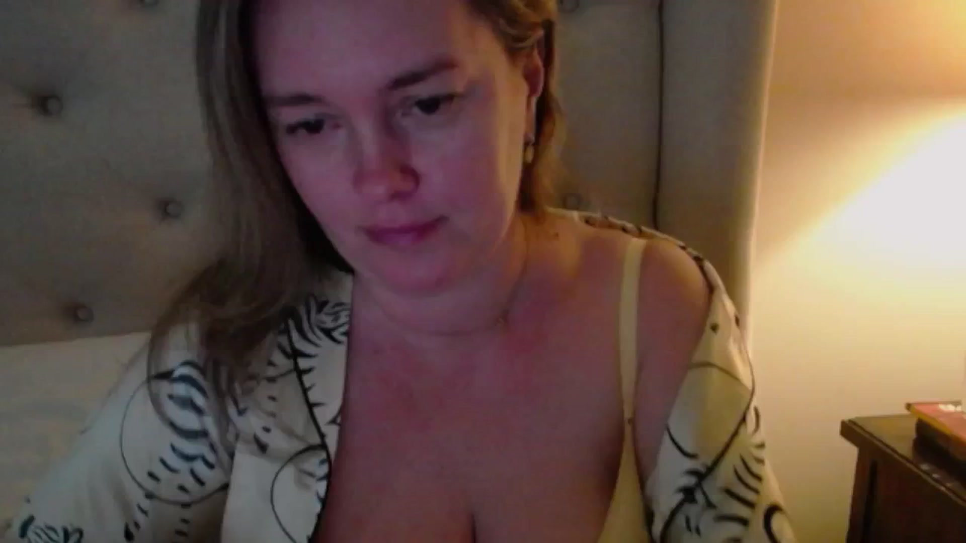 Gallery image thumbnail from J0llye's myfreecams stream on, 12/17/2024, 18:02 image 9 of 20