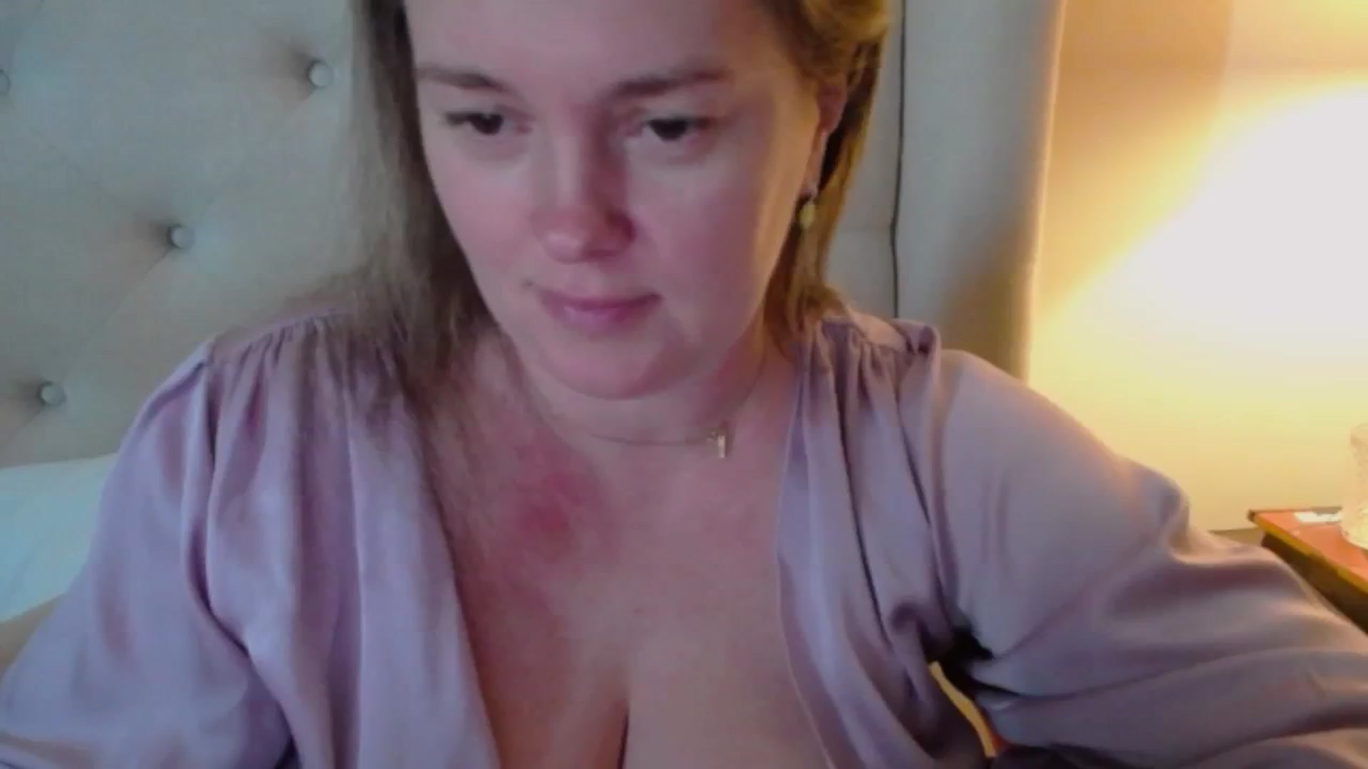 Gallery image thumbnail from J0llye's myfreecams stream on, 12/17/2024, 20:52 image 17 of 20
