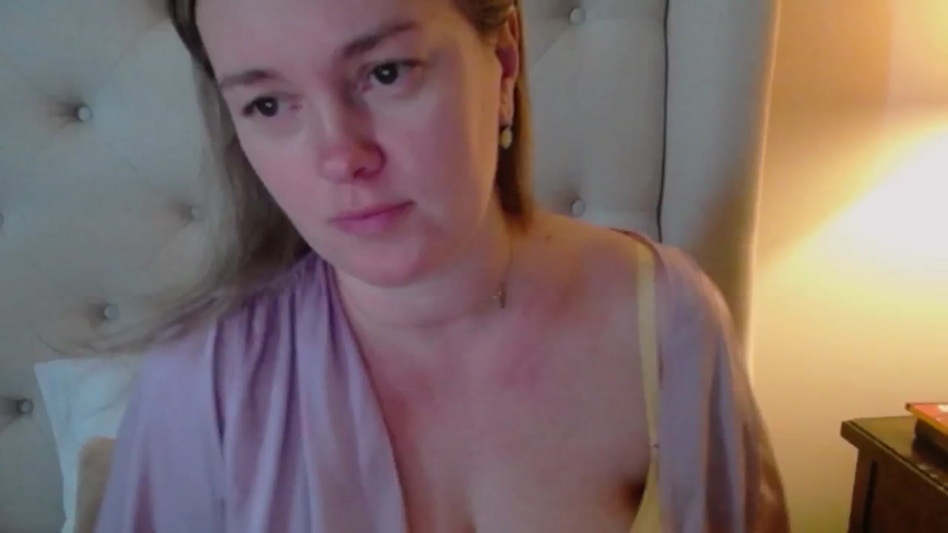 Gallery image thumbnail from J0llye's myfreecams stream on, 12/17/2024, 20:52 image 1 of 20