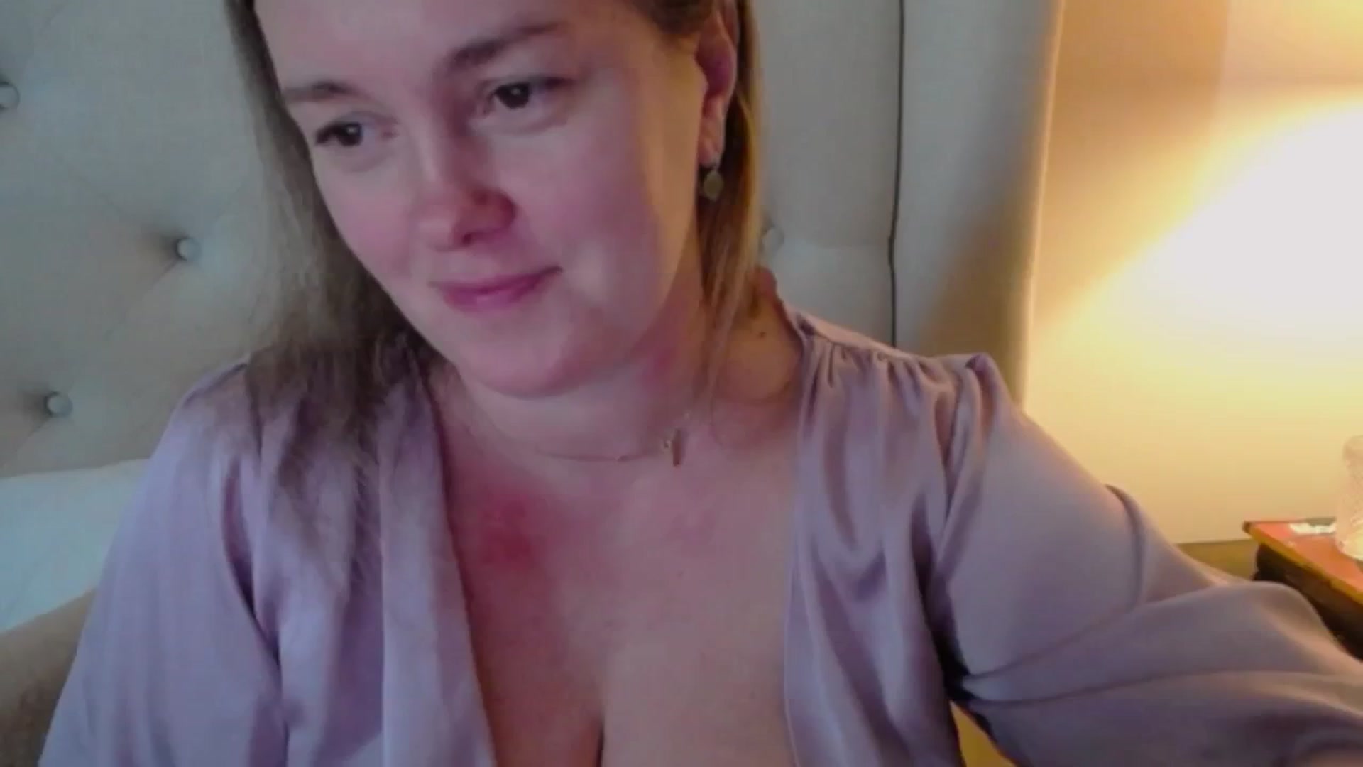 Gallery image thumbnail from J0llye's myfreecams stream on, 12/17/2024, 20:52 image 15 of 20