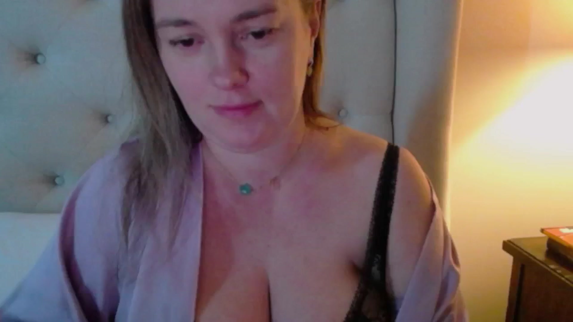 Gallery image thumbnail from J0llye's myfreecams stream on, 12/18/2024, 20:57 image 7 of 20