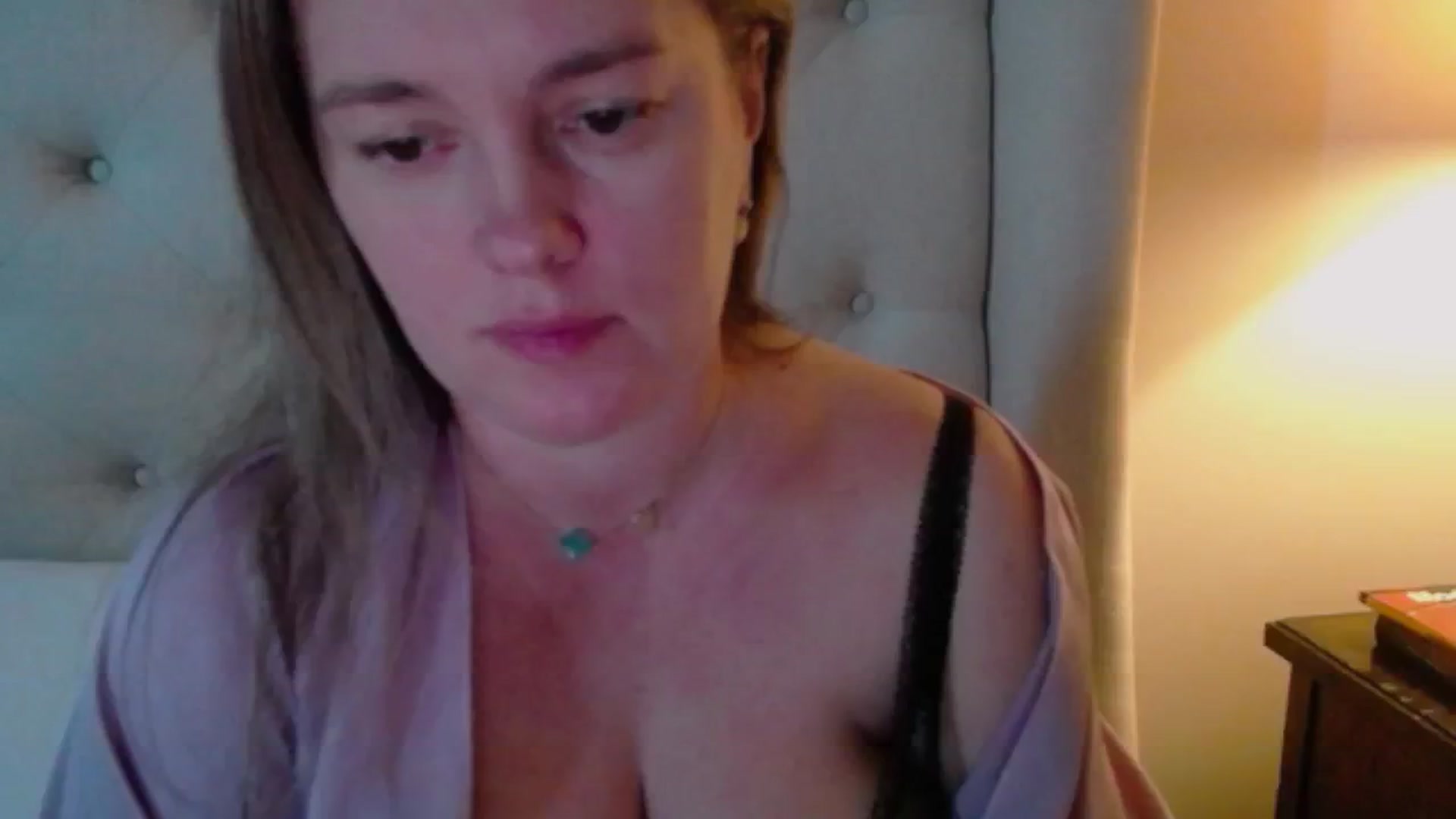 Gallery image thumbnail from J0llye's myfreecams stream on, 12/18/2024, 20:57 image 3 of 20