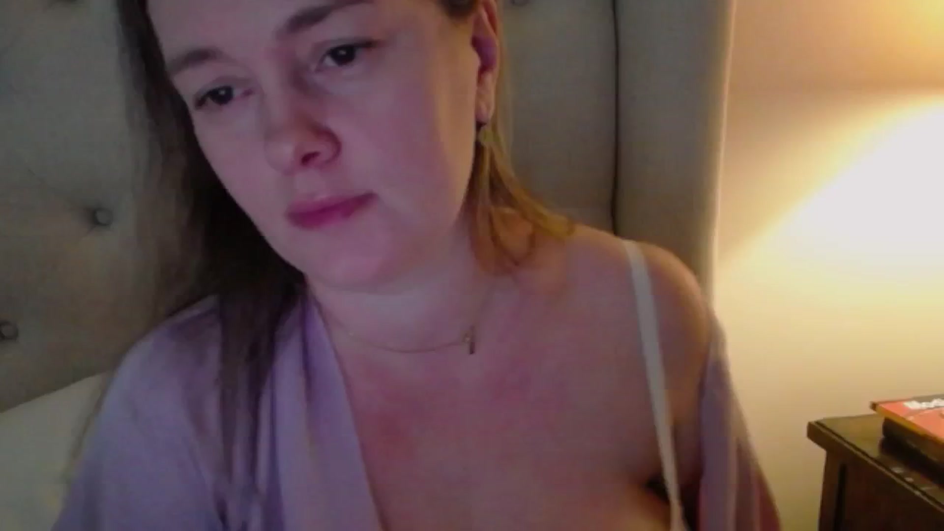 Gallery image thumbnail from J0llye's myfreecams stream on, 12/19/2024, 17:17 image 19 of 20