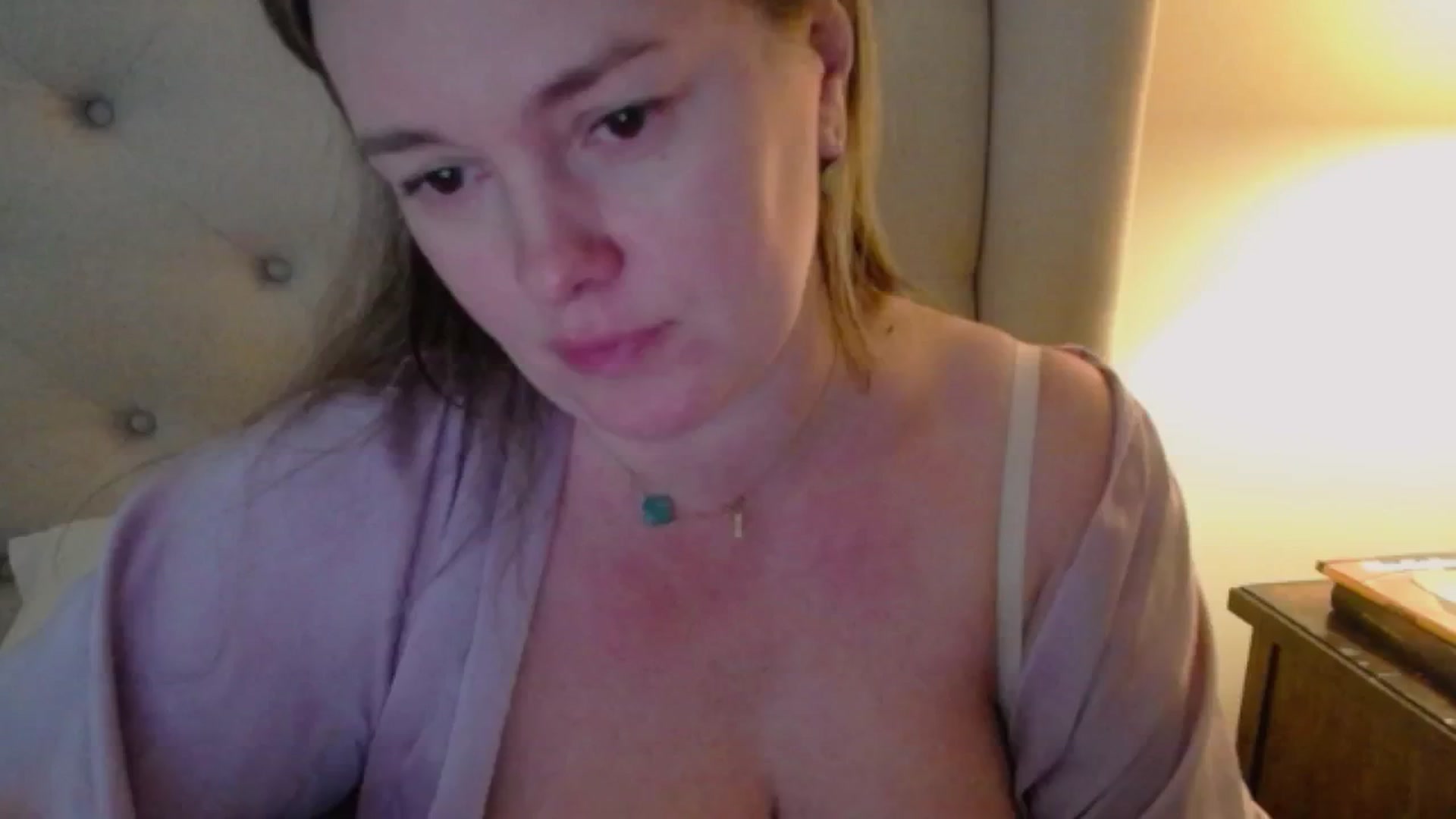 Gallery image thumbnail from J0llye's myfreecams stream on, 12/19/2024, 20:52 image 12 of 20