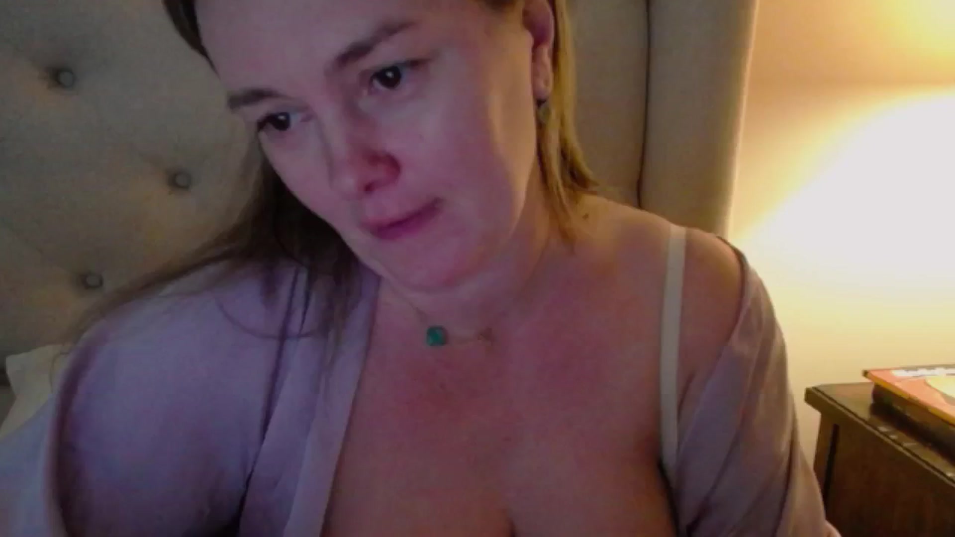 Gallery image thumbnail from J0llye's myfreecams stream on, 12/19/2024, 20:52 image 8 of 20