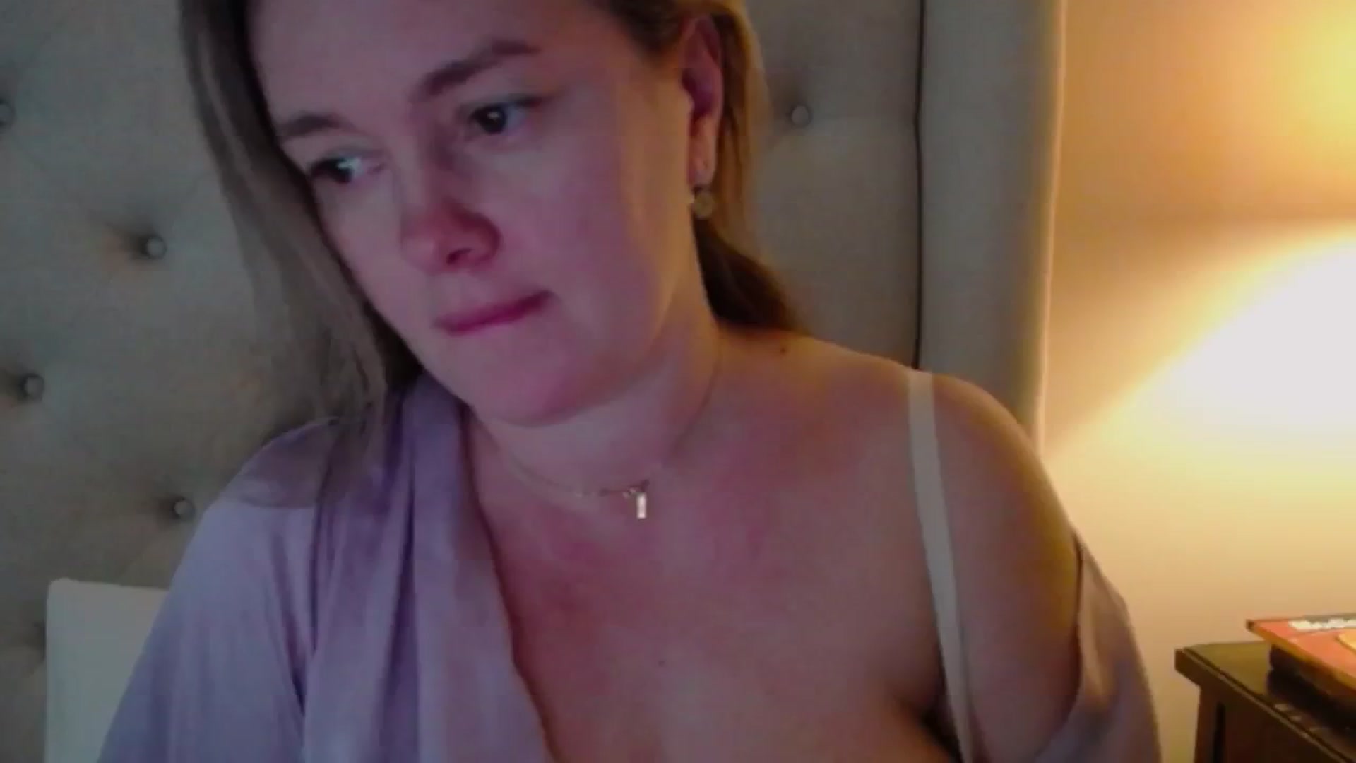 Gallery image thumbnail from J0llye's myfreecams stream on, 12/20/2024, 16:05 image 4 of 20