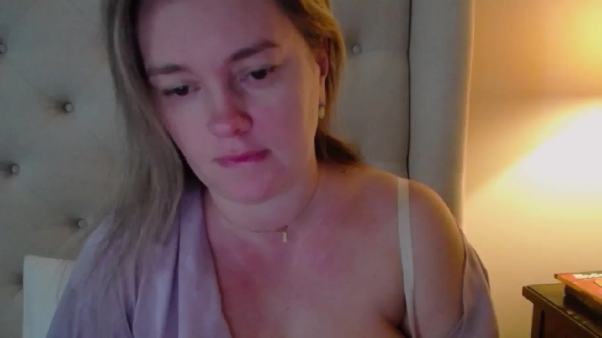 Gallery image thumbnail from J0llye's myfreecams stream on, 12/20/2024, 16:05 image 16 of 20