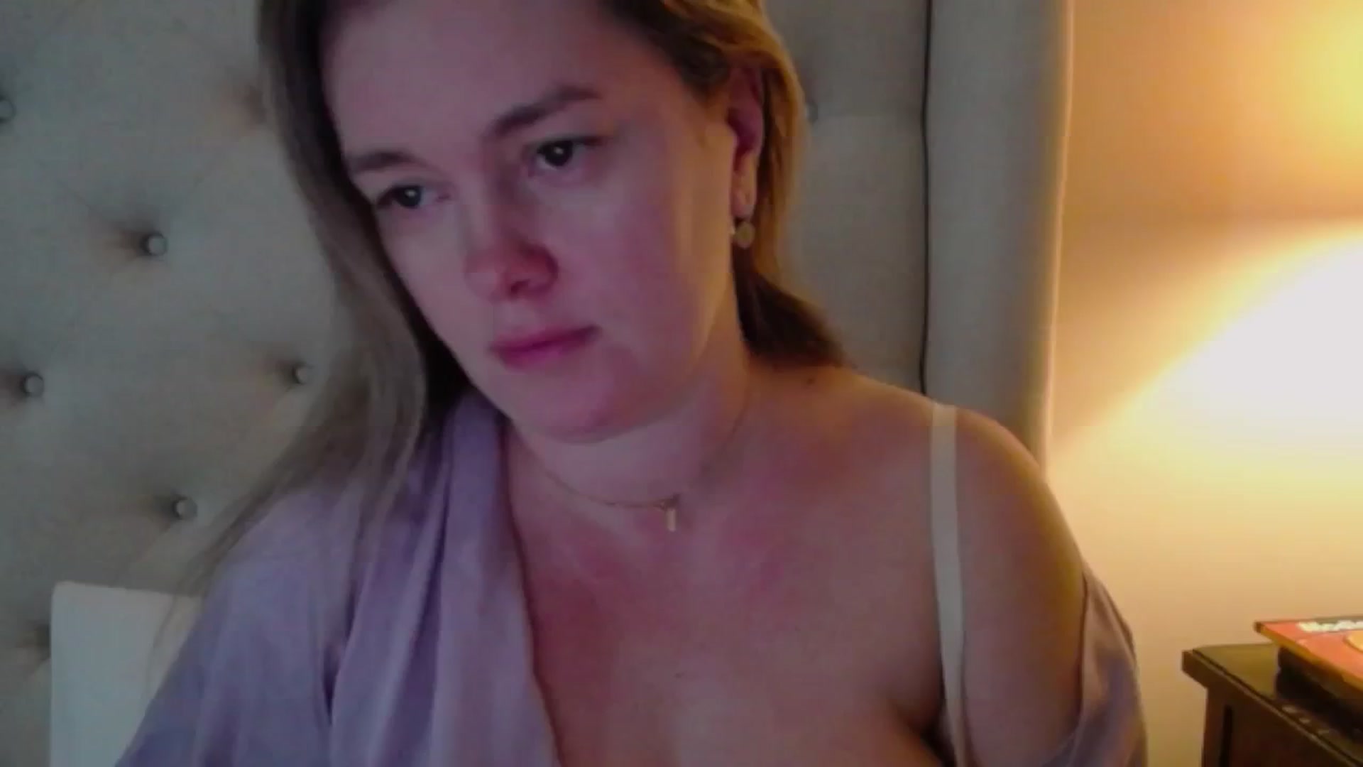 Gallery image thumbnail from J0llye's myfreecams stream on, 12/20/2024, 16:05 image 12 of 20