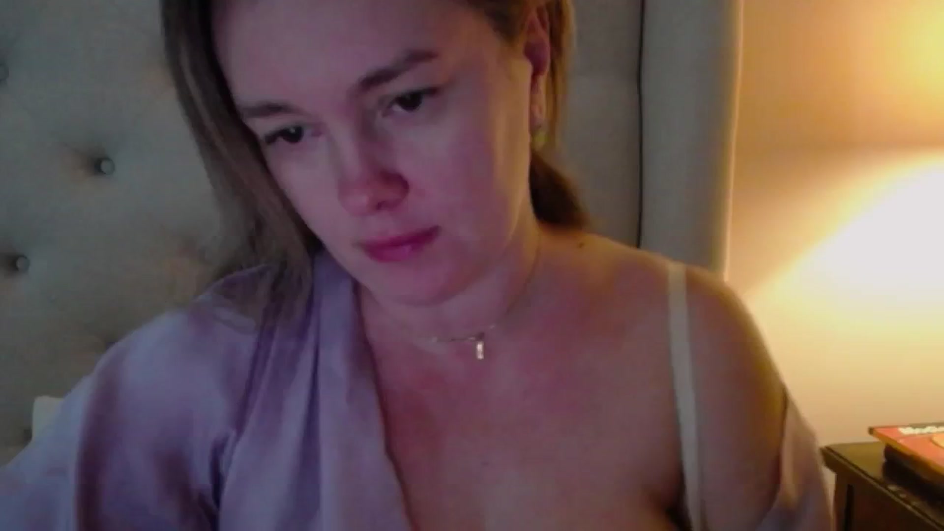 Gallery image thumbnail from J0llye's myfreecams stream on, 12/20/2024, 16:05 image 3 of 20