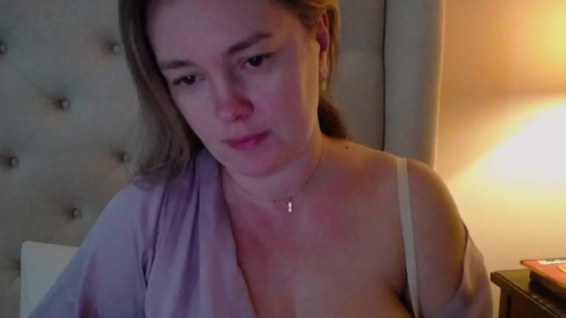Gallery image thumbnail from J0llye's myfreecams stream on, 12/20/2024, 16:05 image 2 of 20