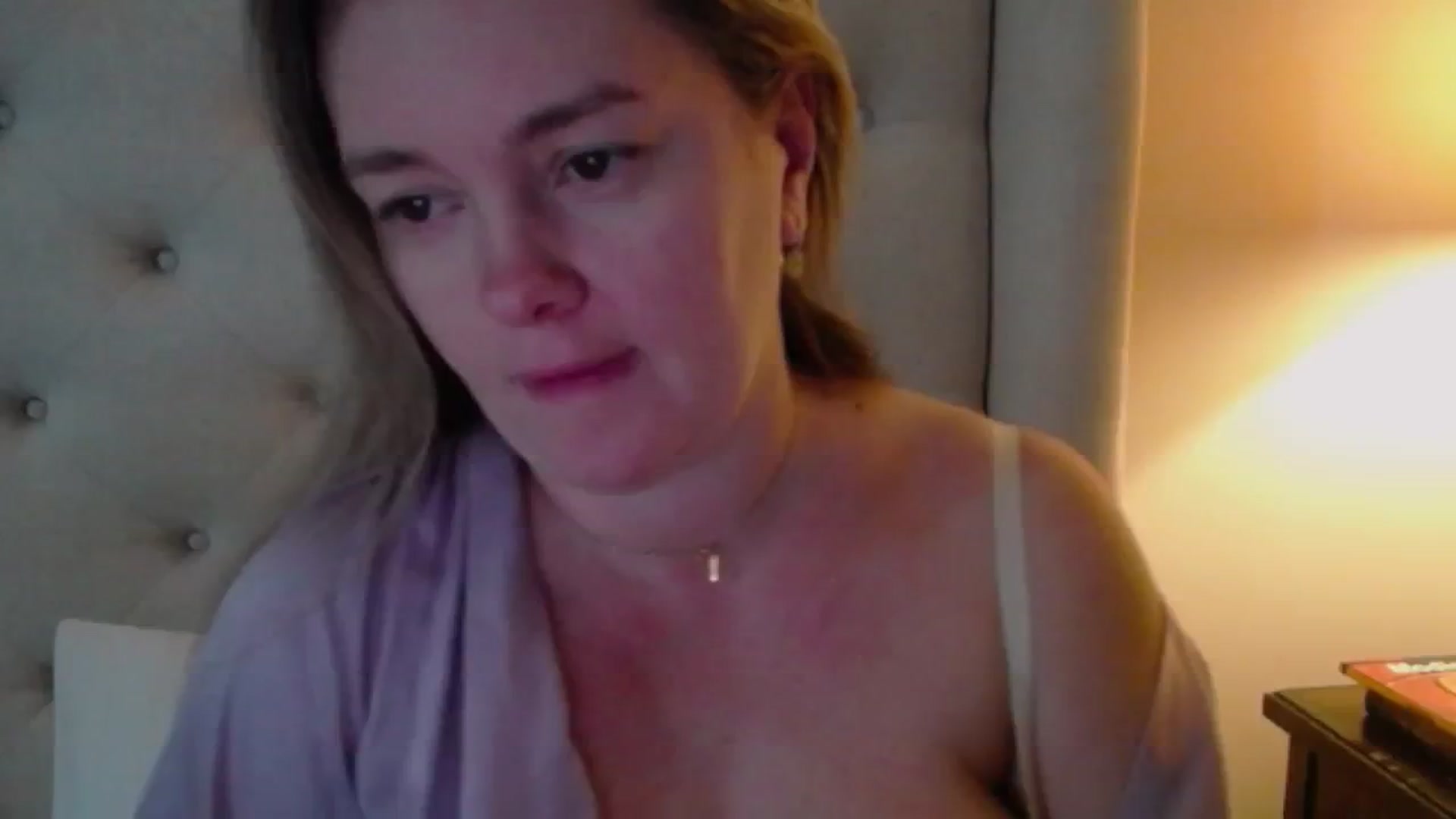 Gallery image thumbnail from J0llye's myfreecams stream on, 12/20/2024, 16:05 image 7 of 20