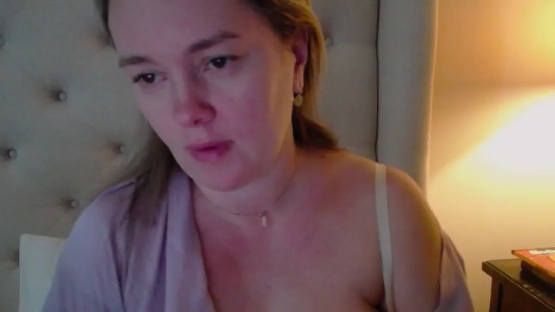 Gallery image thumbnail from J0llye's myfreecams stream on, 12/20/2024, 16:05 image 19 of 20