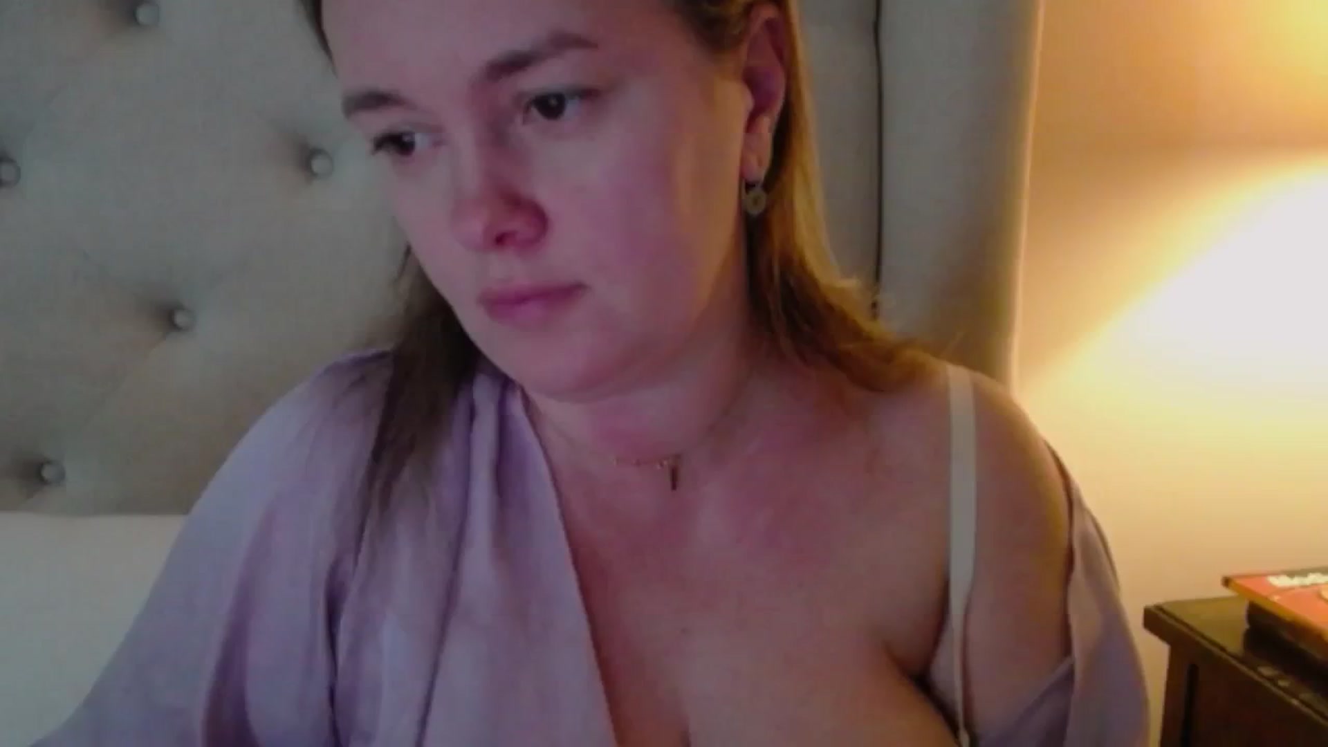 Gallery image thumbnail from J0llye's myfreecams stream on, 12/20/2024, 18:02 image 8 of 20