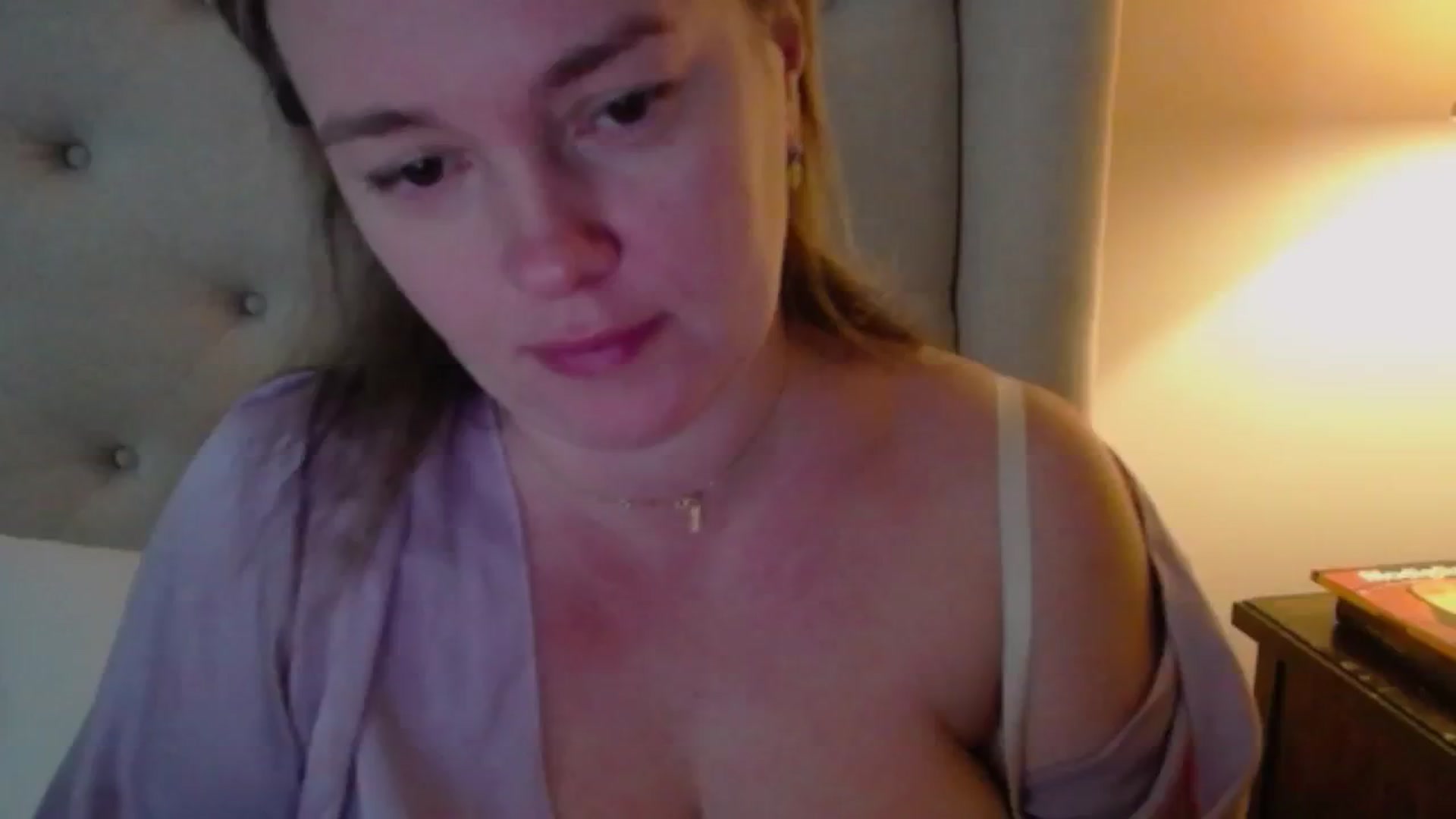 Gallery image thumbnail from J0llye's myfreecams stream on, 12/20/2024, 18:02 image 2 of 20