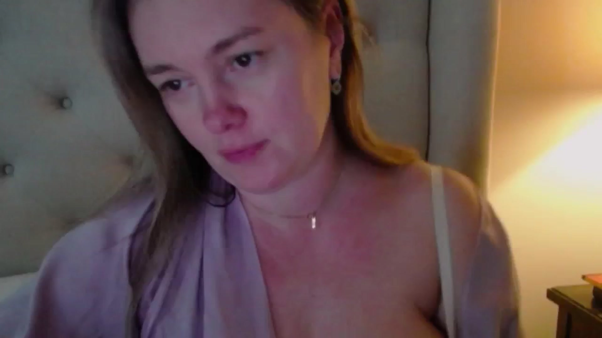 Gallery image thumbnail from J0llye's myfreecams stream on, 12/20/2024, 20:25 image 6 of 20