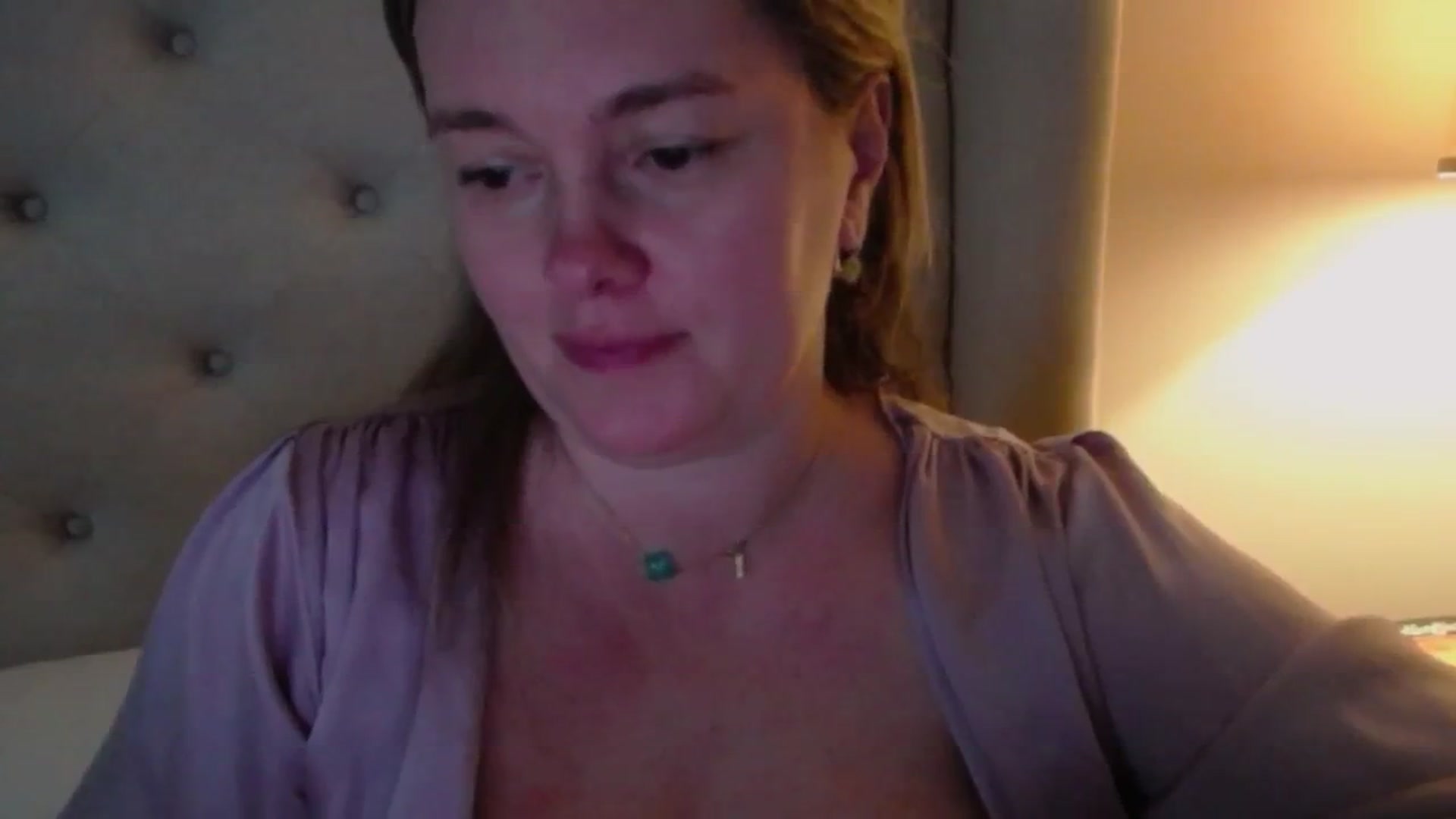Gallery image thumbnail from J0llye's myfreecams stream on, 12/20/2024, 21:30 image 19 of 20